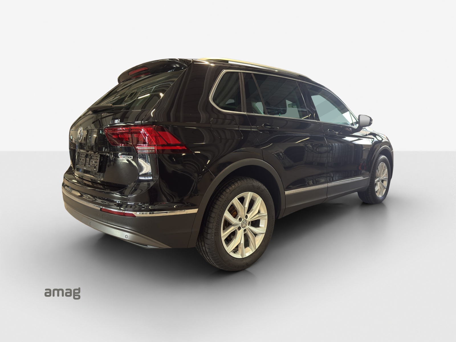 VW Tiguan 2.0TSI Highline 4Motion DSG-image-4
