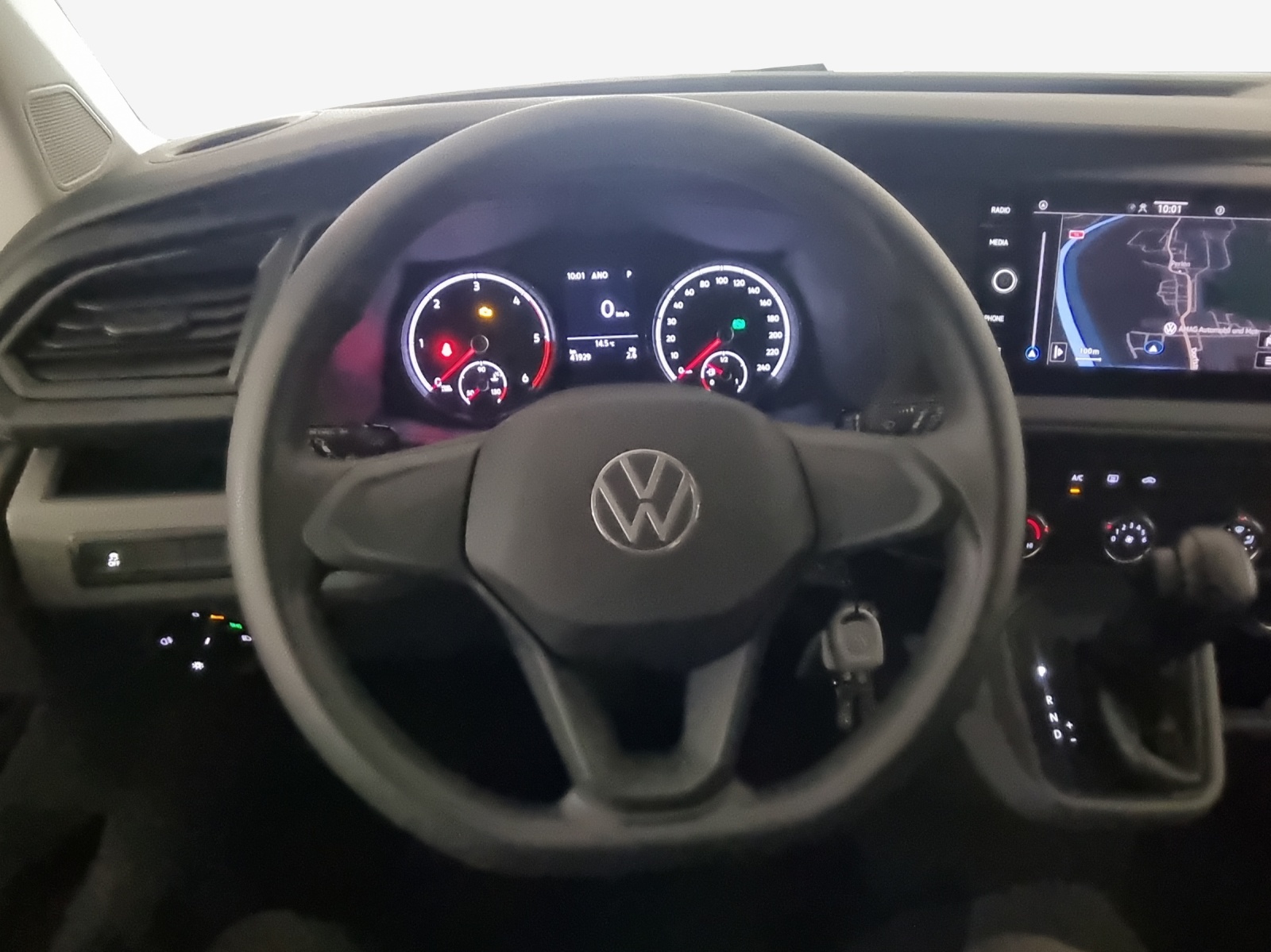 VW T6.1 2.0 TDI 4Motion DSG-image-9