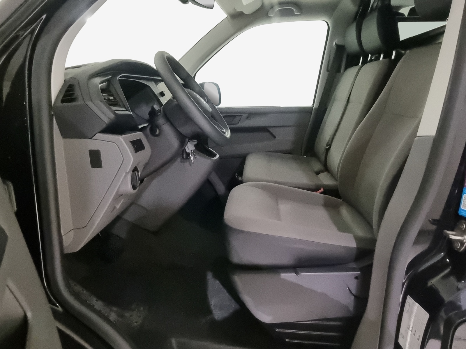 VW T6.1 2.0 TDI 4Motion DSG-image-7