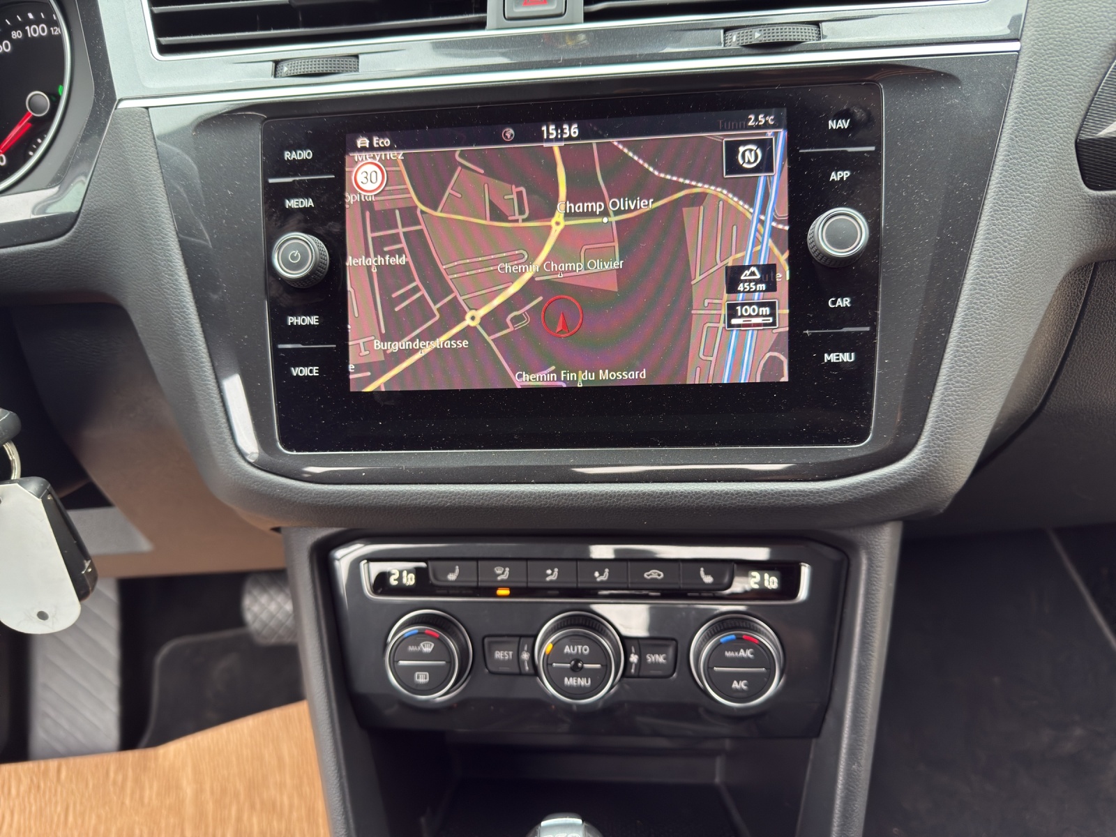 VW Tiguan 2.0 TDI SCR Comfortline 4Motion DSG-image-26