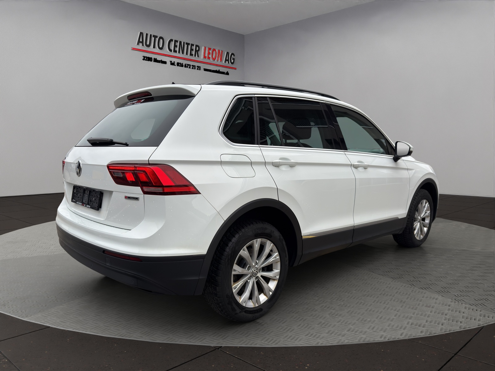 VW Tiguan 2.0 TDI SCR Comfortline 4Motion DSG-image-5