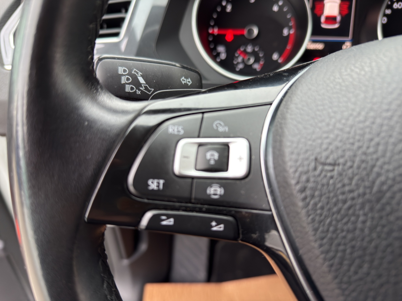 VW Tiguan 2.0 TDI SCR Comfortline 4Motion DSG-image-22