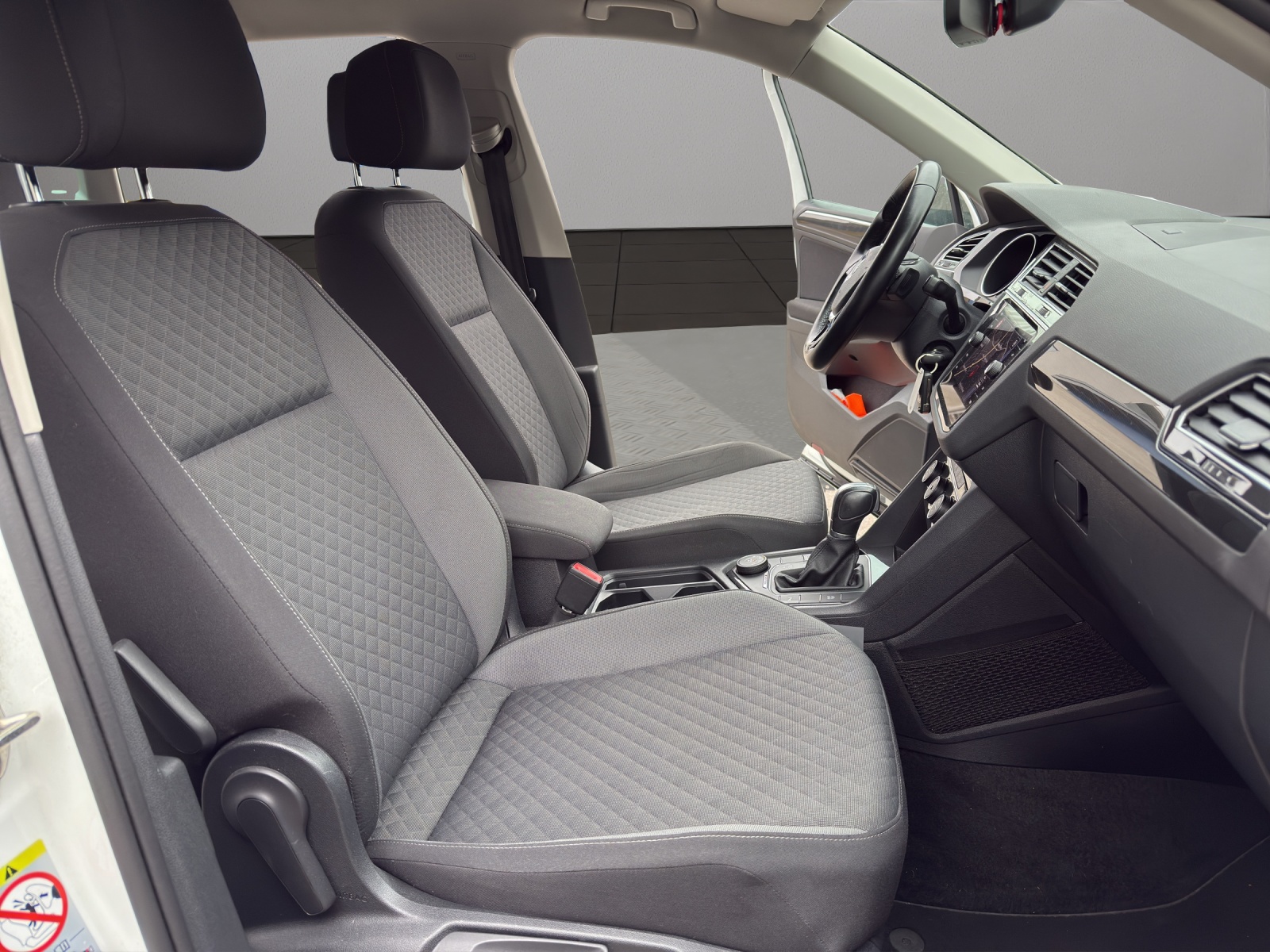 VW Tiguan 2.0 TDI SCR Comfortline 4Motion DSG-image-16