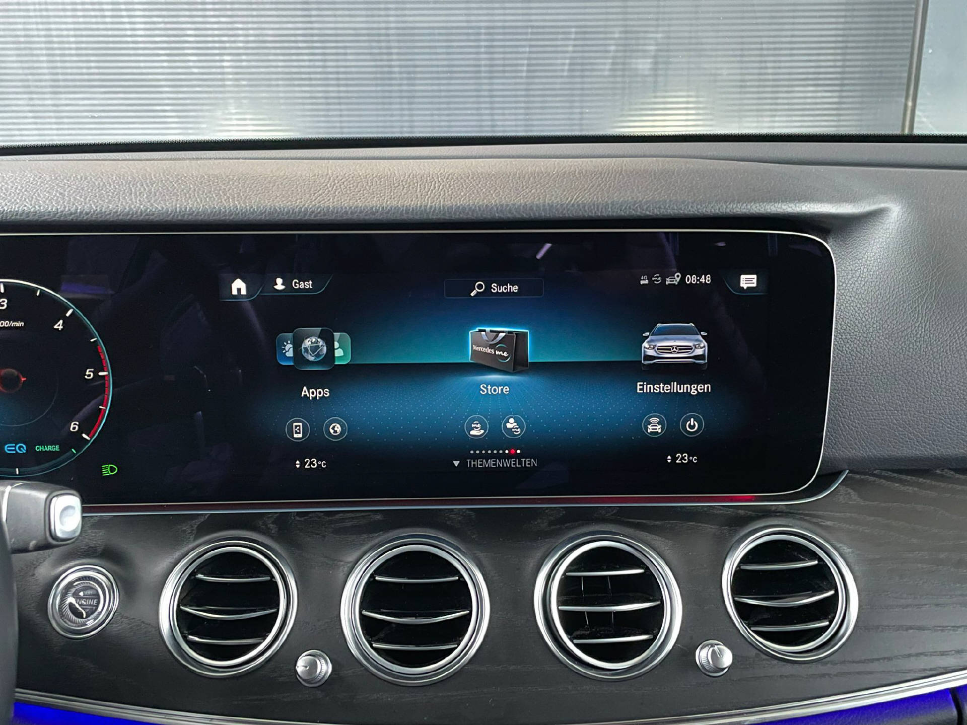 MERCEDES-BENZ E 220 d AMG Line 4matic Kombi-image-16