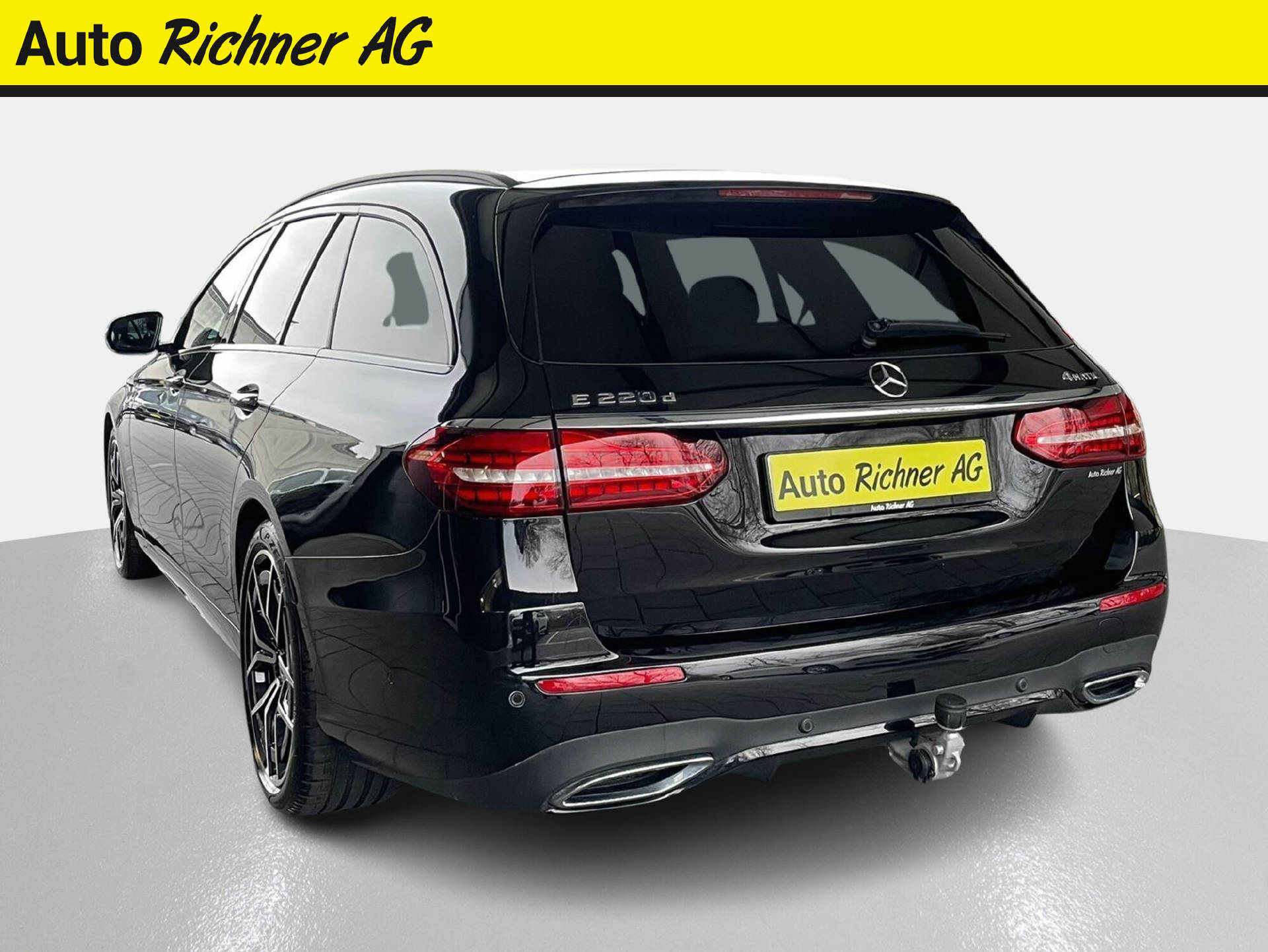 MERCEDES-BENZ E 220 d AMG Line 4matic Kombi-image-4