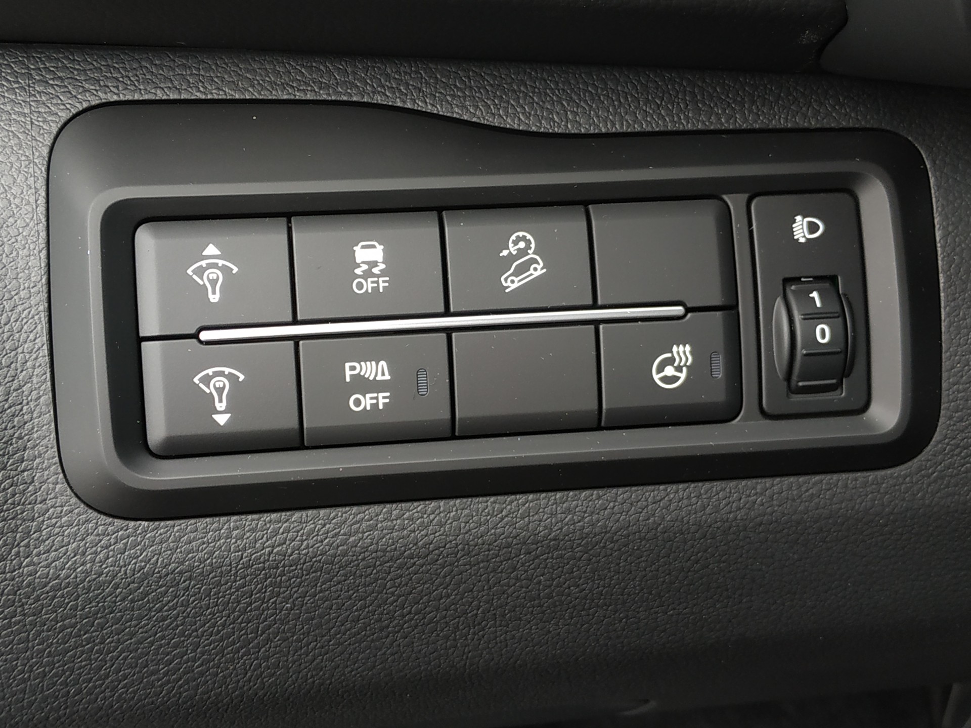 KGM-SsangYong Tivoli 1.5 T GDI Platinum 4WD Automat Bicolor-image-20