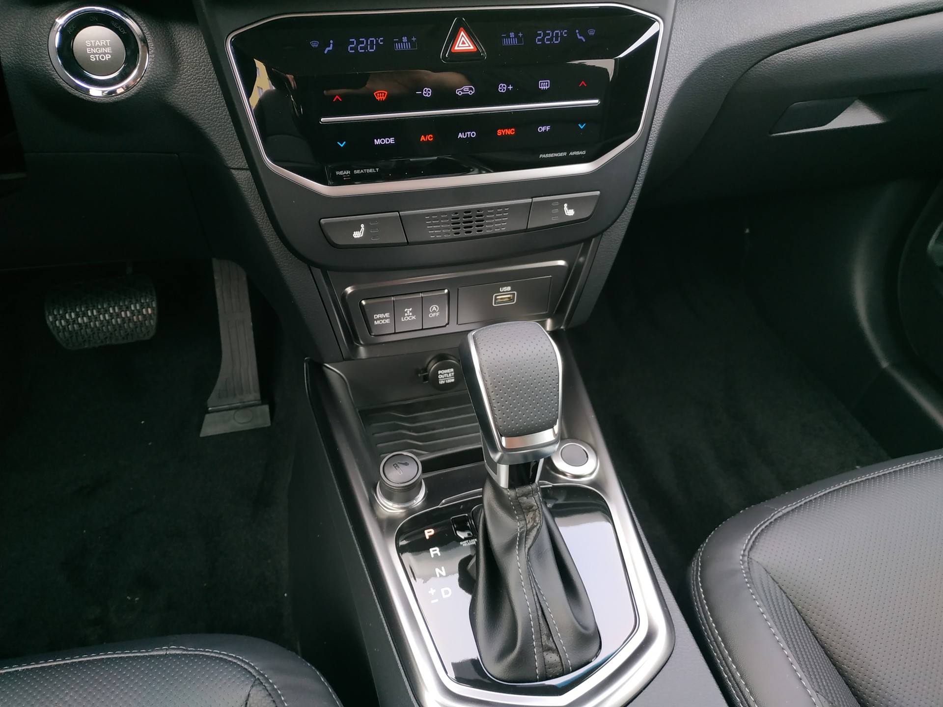 KGM-SsangYong Tivoli 1.5 T GDI Platinum 4WD Automat Bicolor-image-18