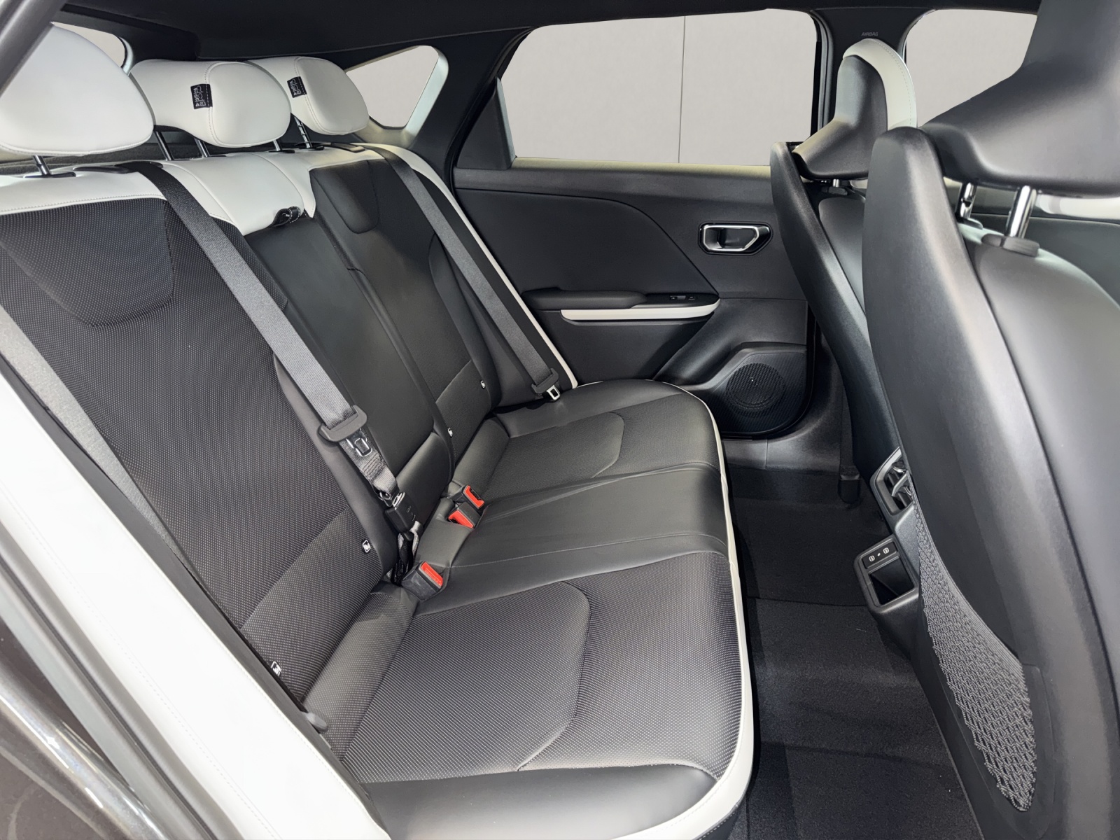 KIA K4 1.6 T-GDi GT-Line-image-12