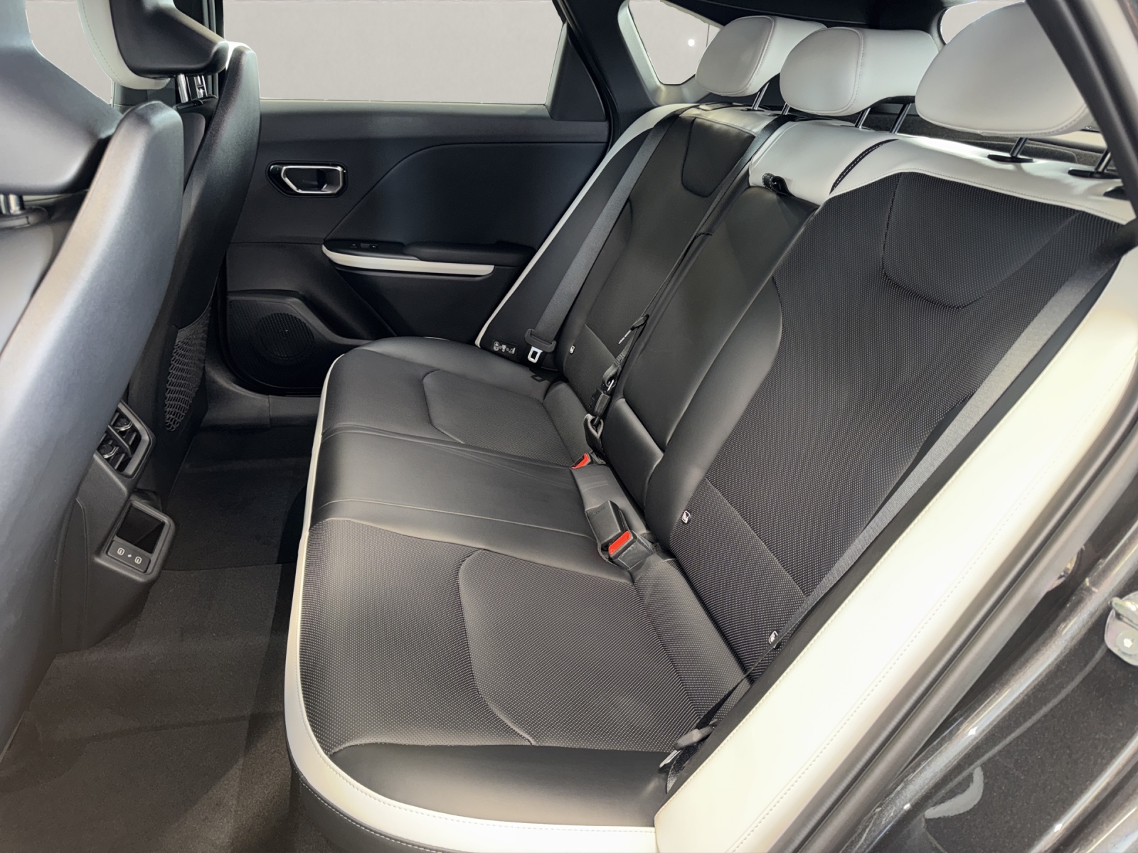 KIA K4 1.6 T-GDi GT-Line-image-11