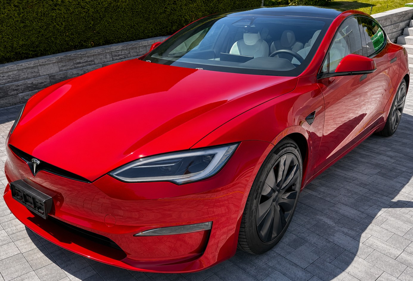TESLA Model S 100 kWh Plaid Ultra Red-image-1