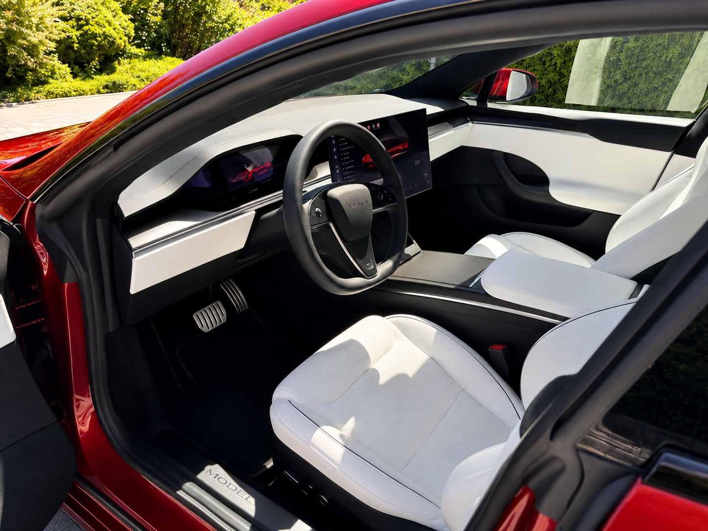 TESLA Model S 100 kWh Plaid Ultra Red-image-5