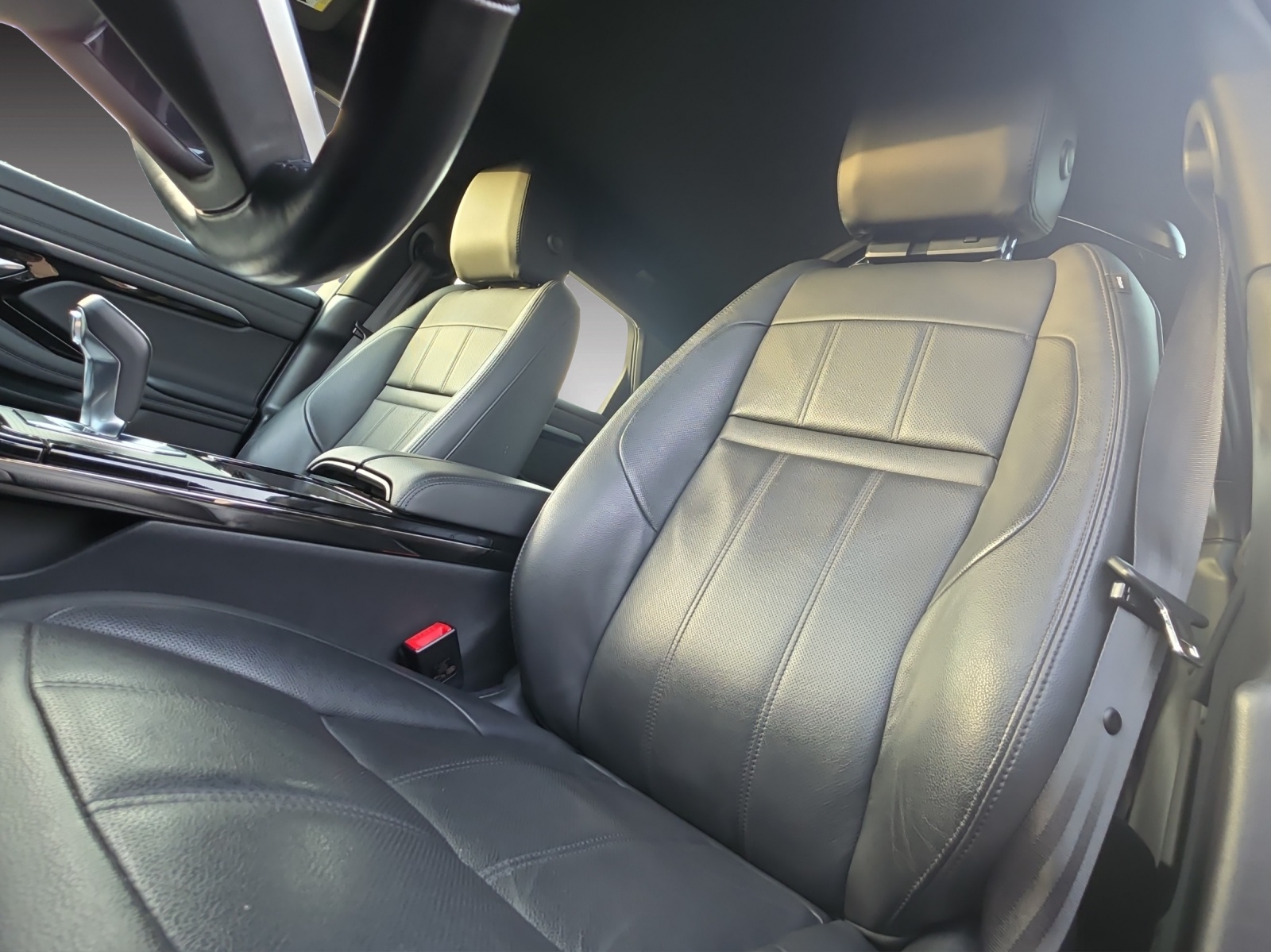 LAND ROVER Range Rover Evoque R-Dynamic D 200 MHEV HSE AT9-image-12