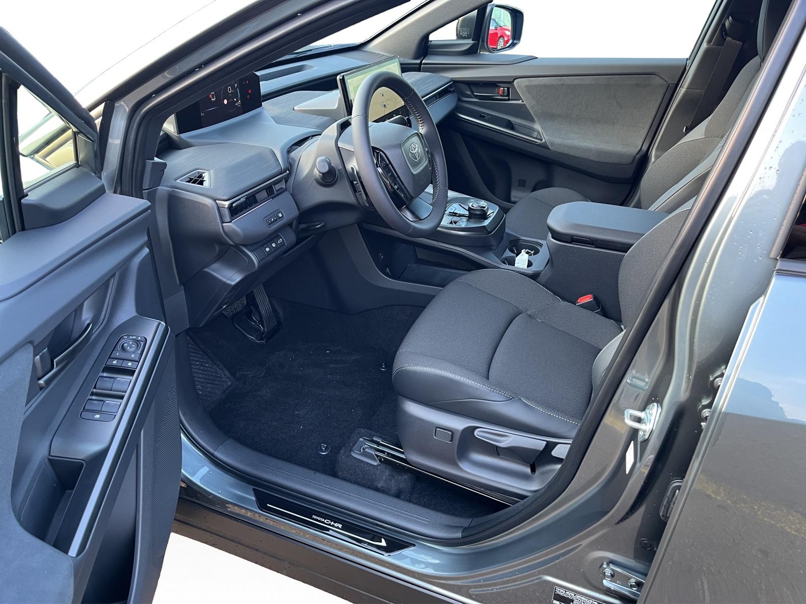 TOYOTA C-HR+ Style AWD-image-5