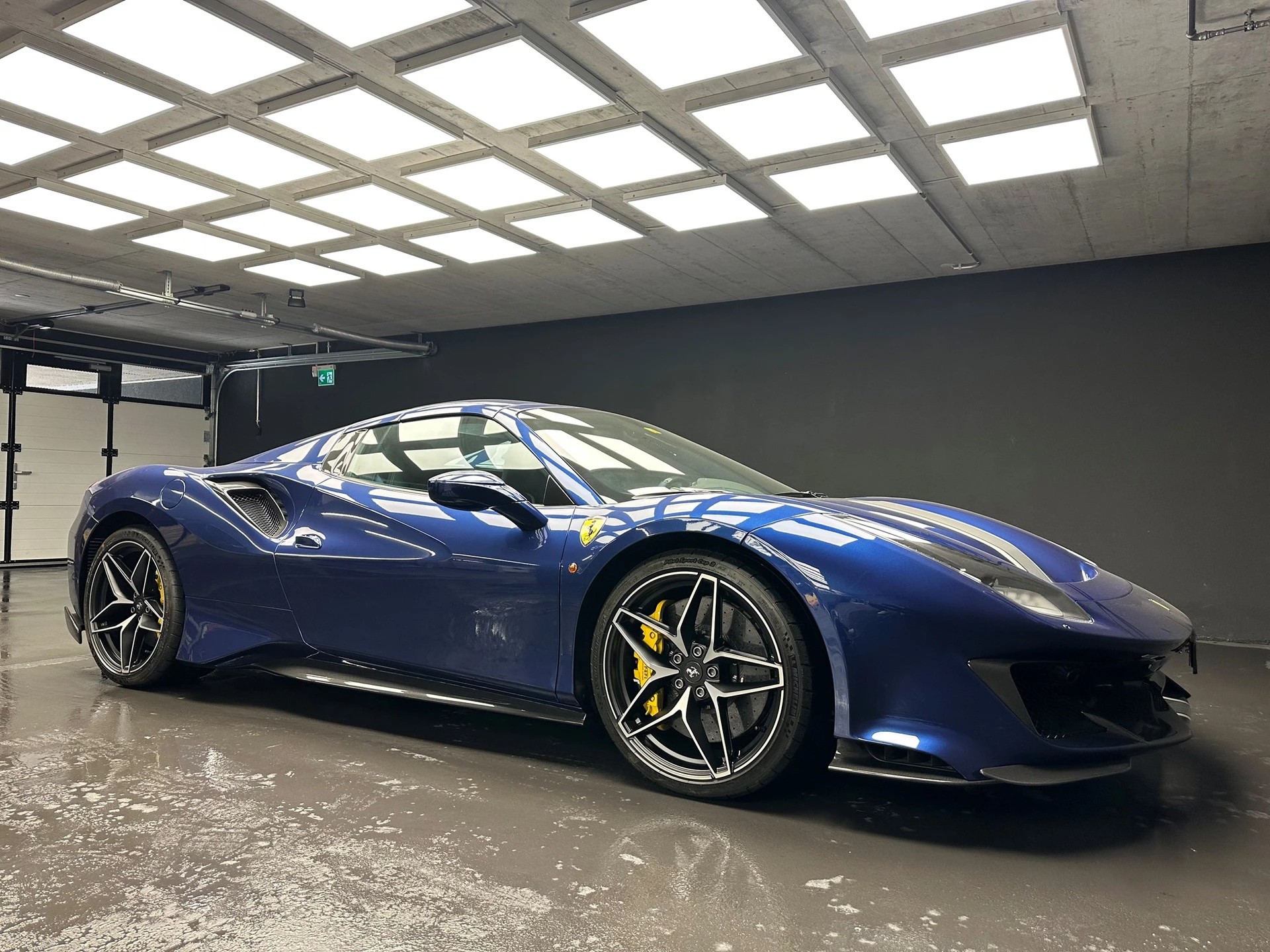 FERRARI 488 Pista Spider 3.9 V8-image-7