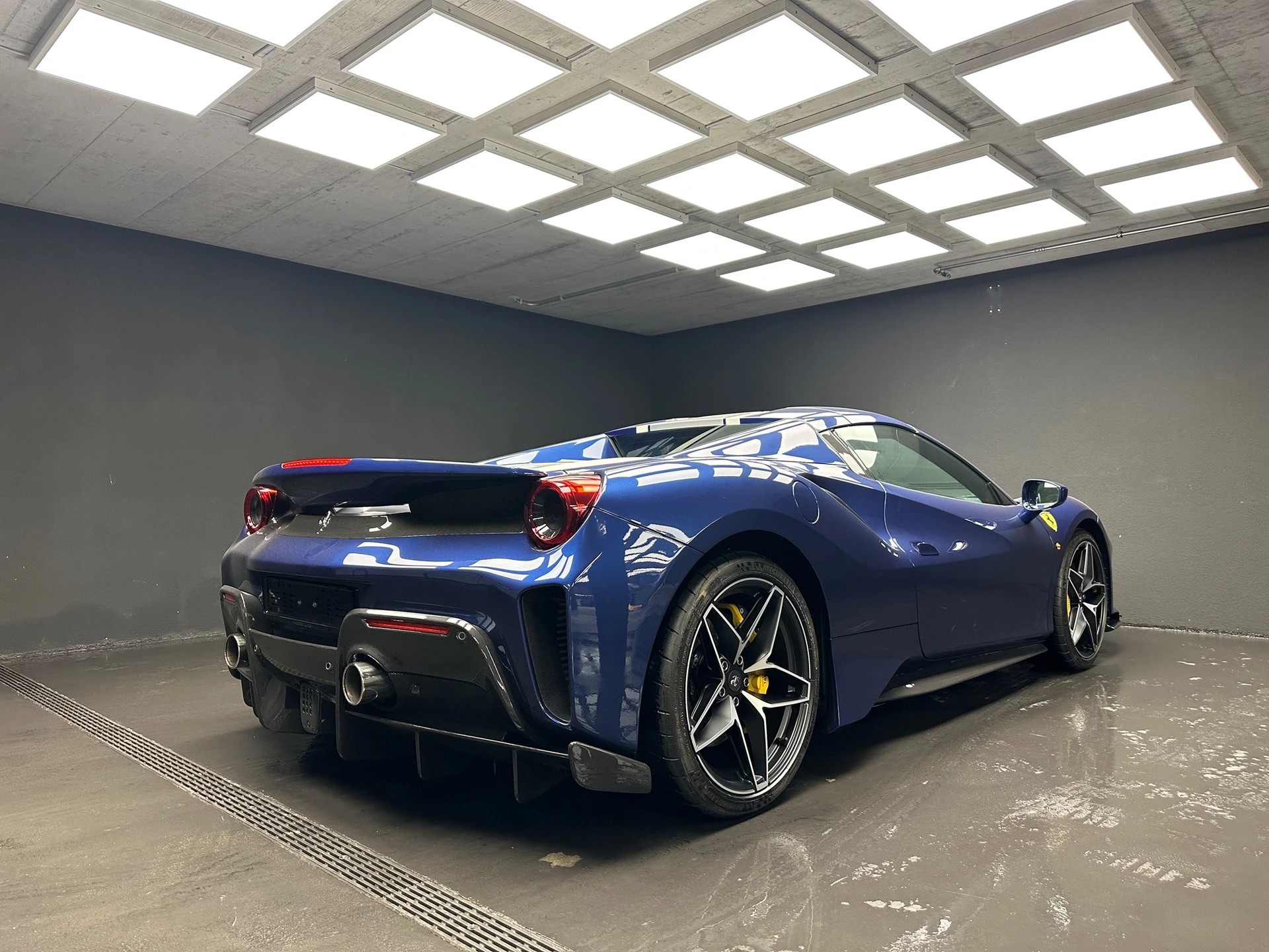 FERRARI 488 Pista Spider 3.9 V8-image-5