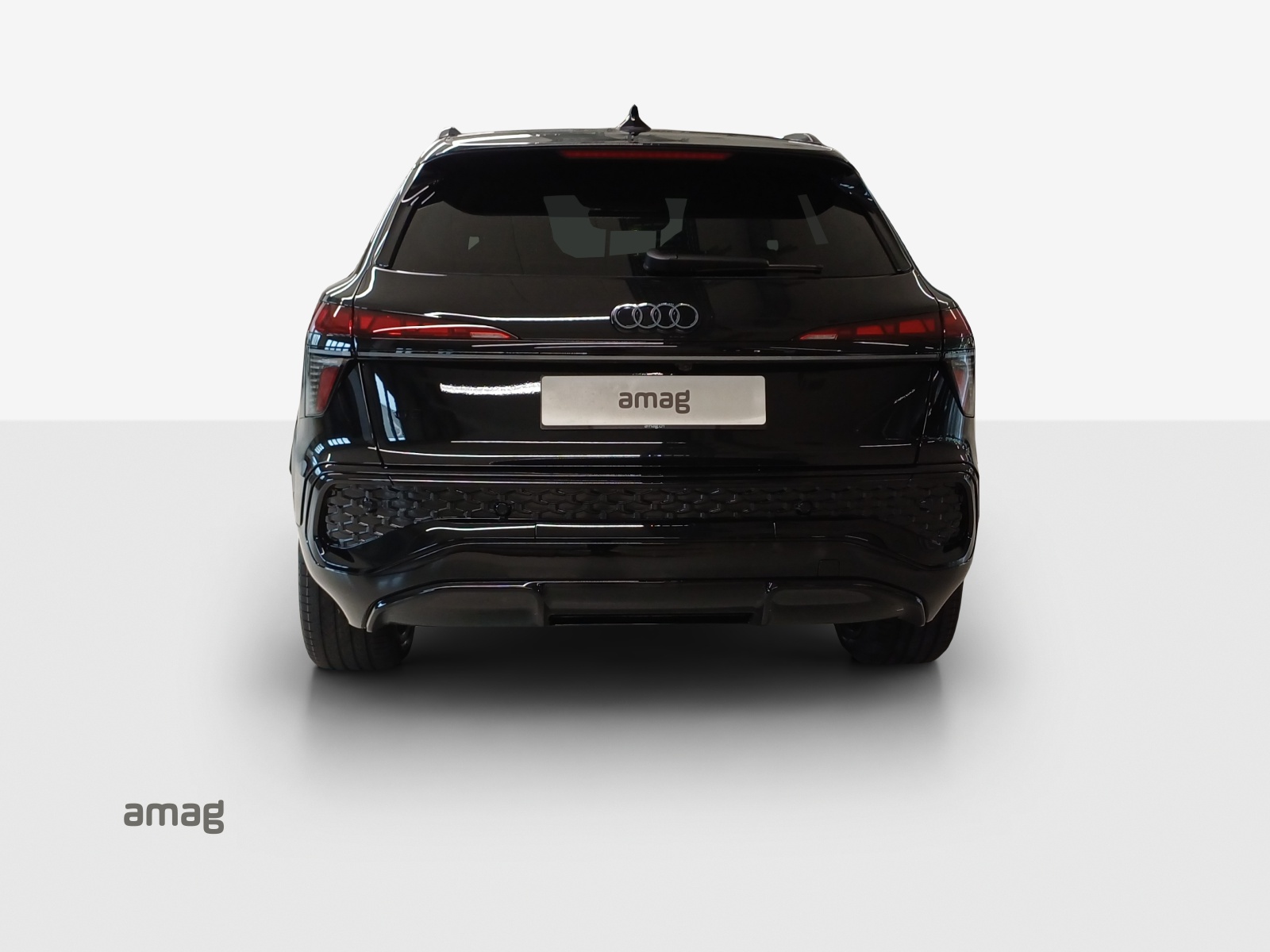 AUDI Q3 SUV e-hybrid 200 kW S tronig-image-3