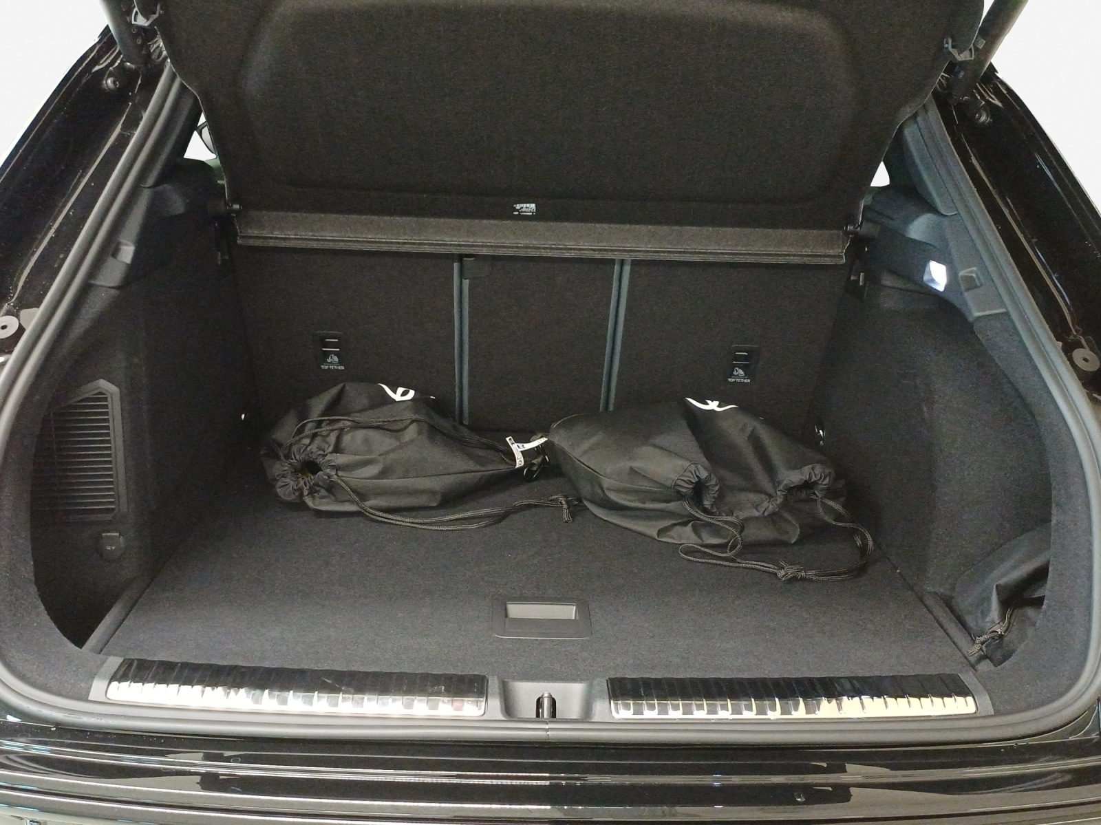 AUDI Q3 SUV e-hybrid 200 kW S tronig-image-12
