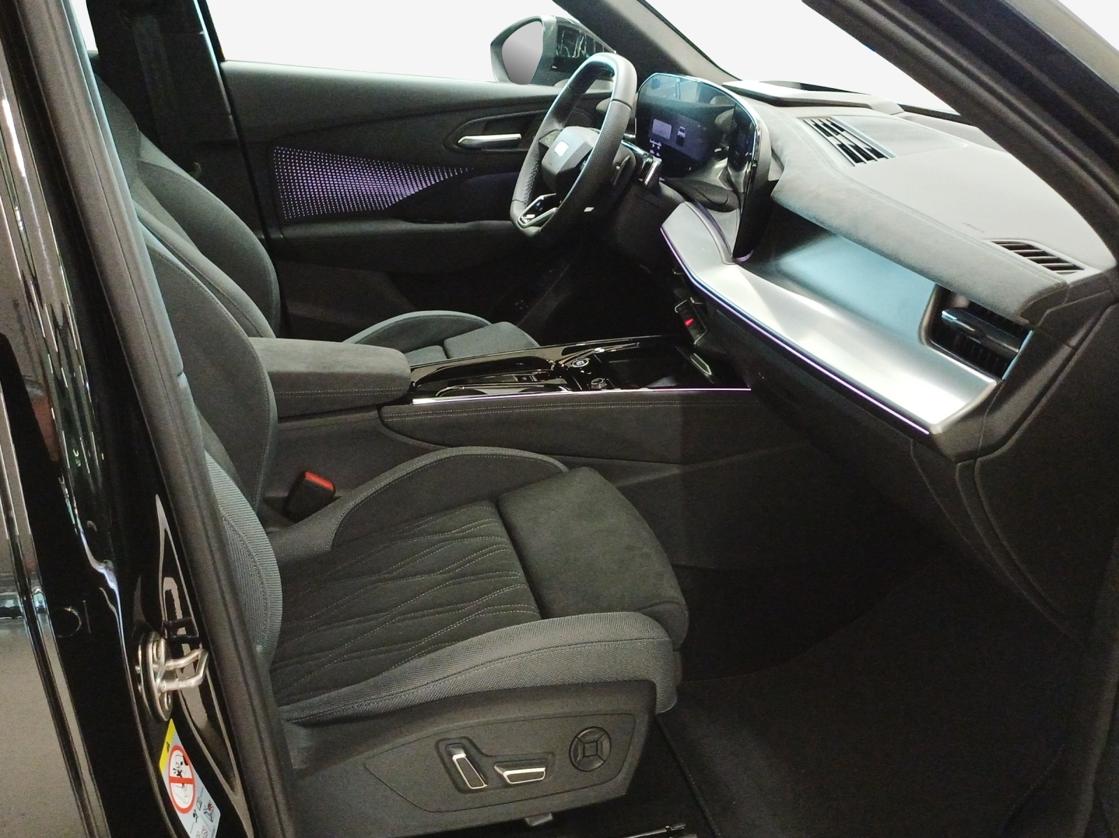 AUDI Q3 SUV e-hybrid 200 kW S tronig-image-15