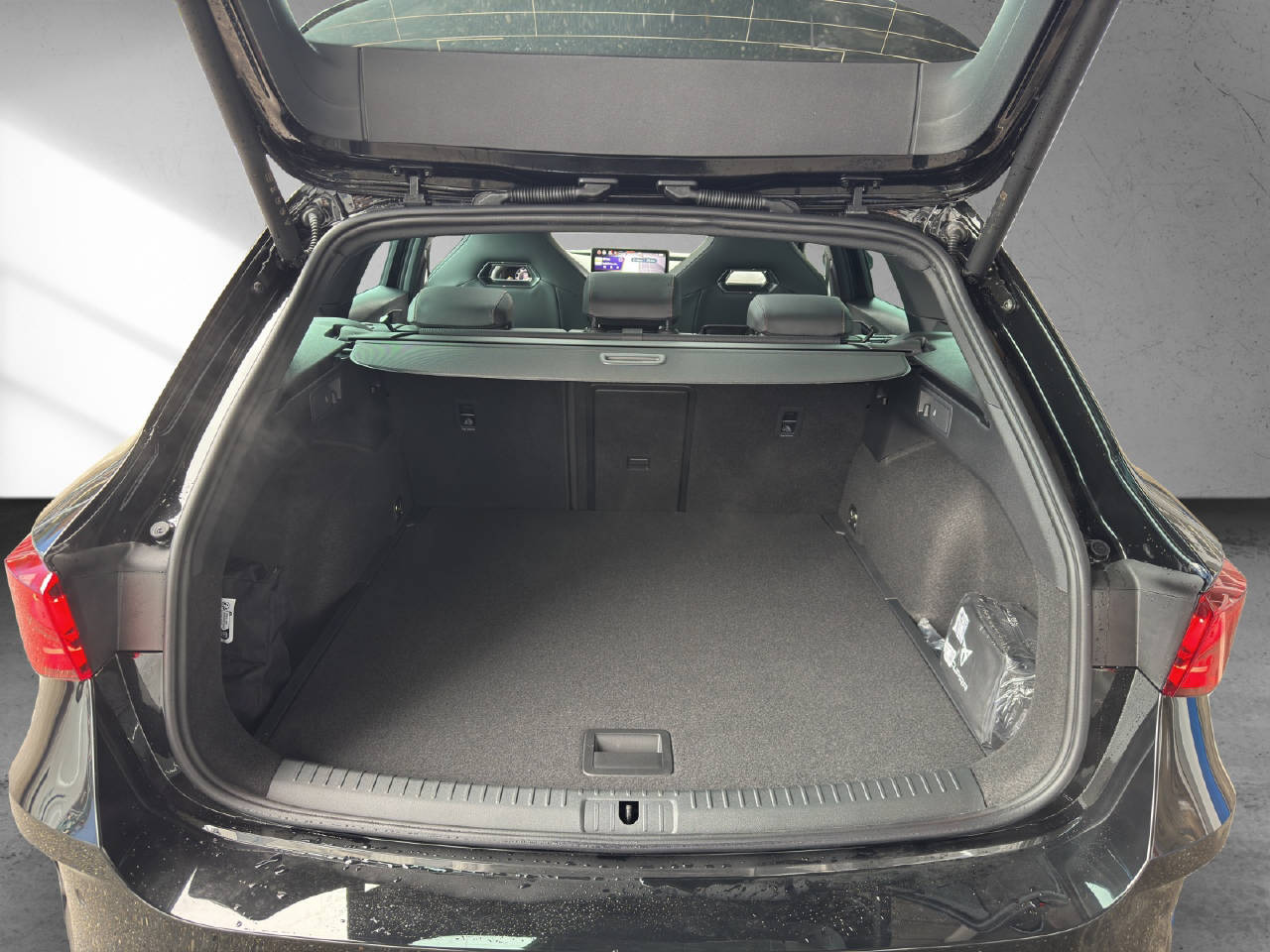 CUPRA Leon ST 2.0 TSI 333 Prime Edition VZ 4Drive DSG-image-14
