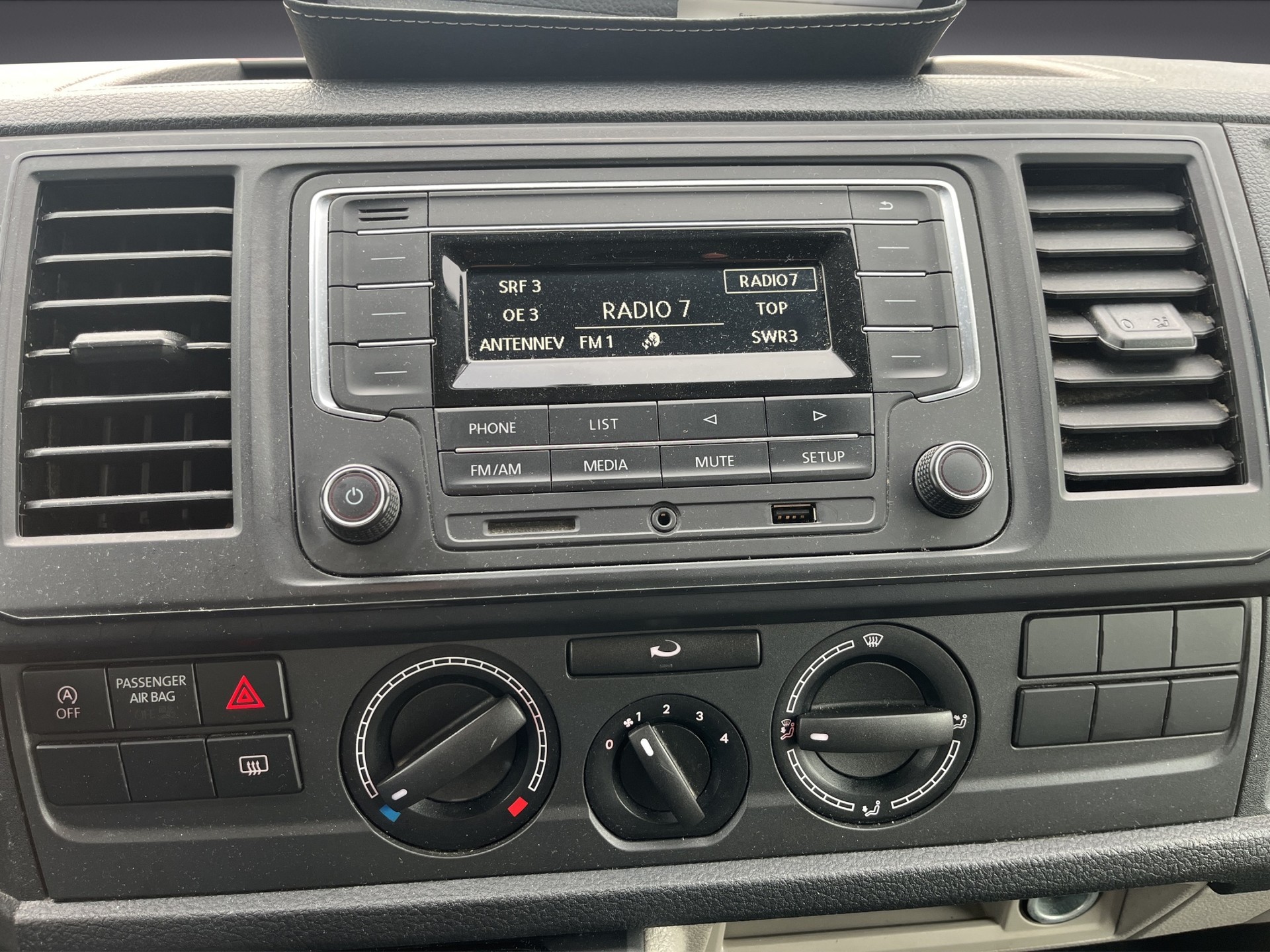 VW T6 2.0 TDI Entry-image-13