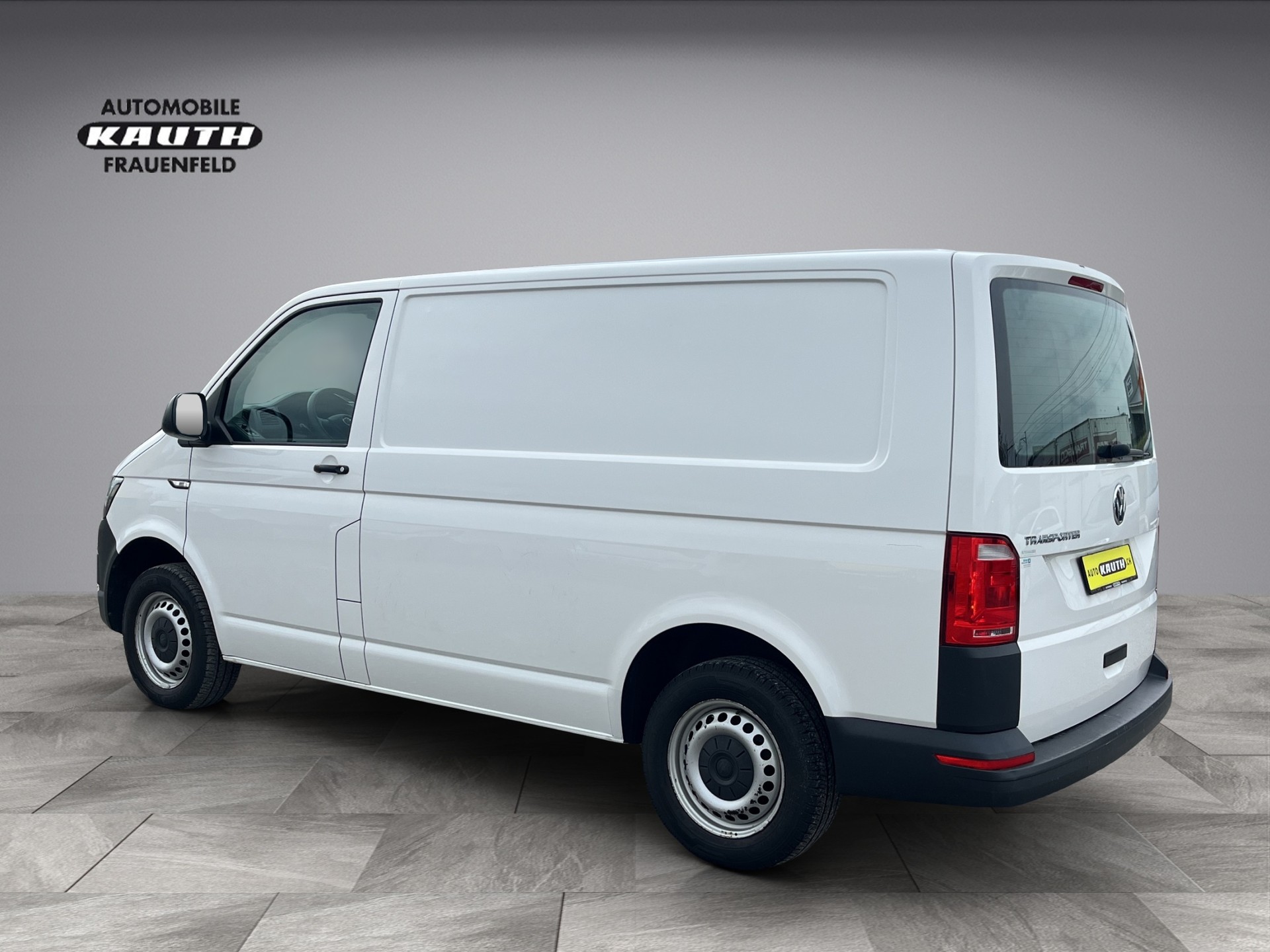 VW T6 2.0 TDI Entry-showroom-element-2