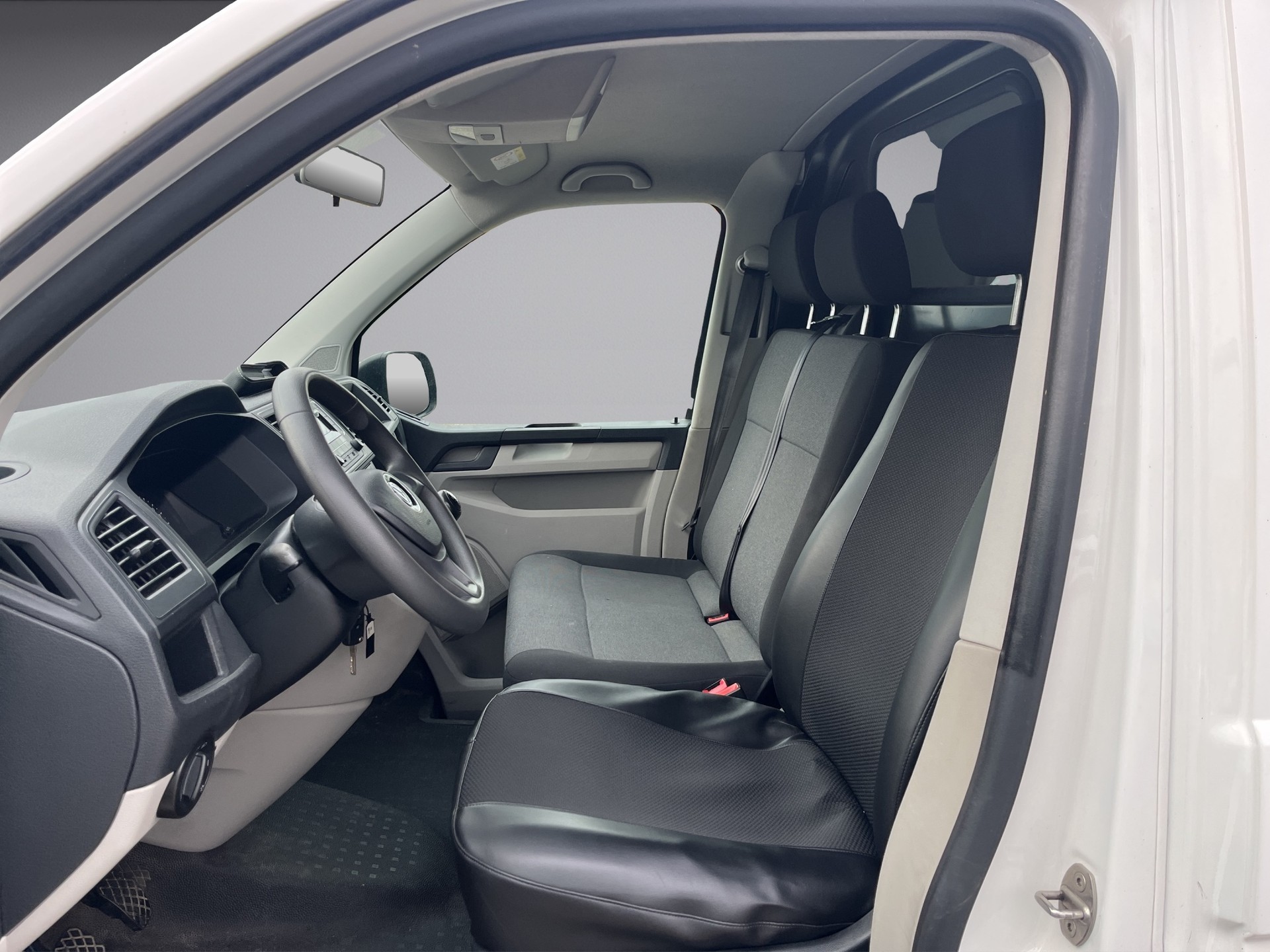 VW T6 2.0 TDI Entry-image-8