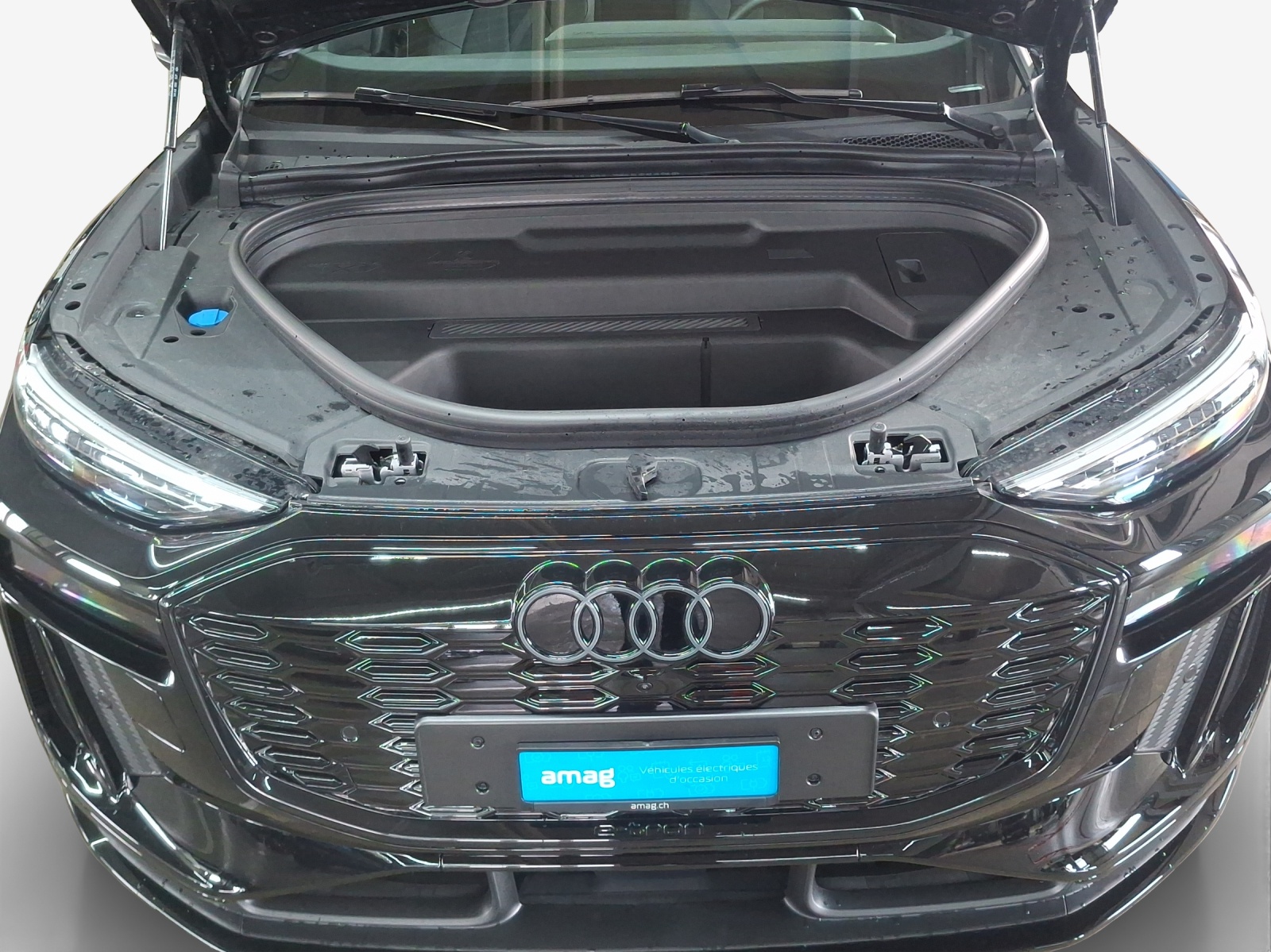 AUDI Q6 e-tron quattro-image-16