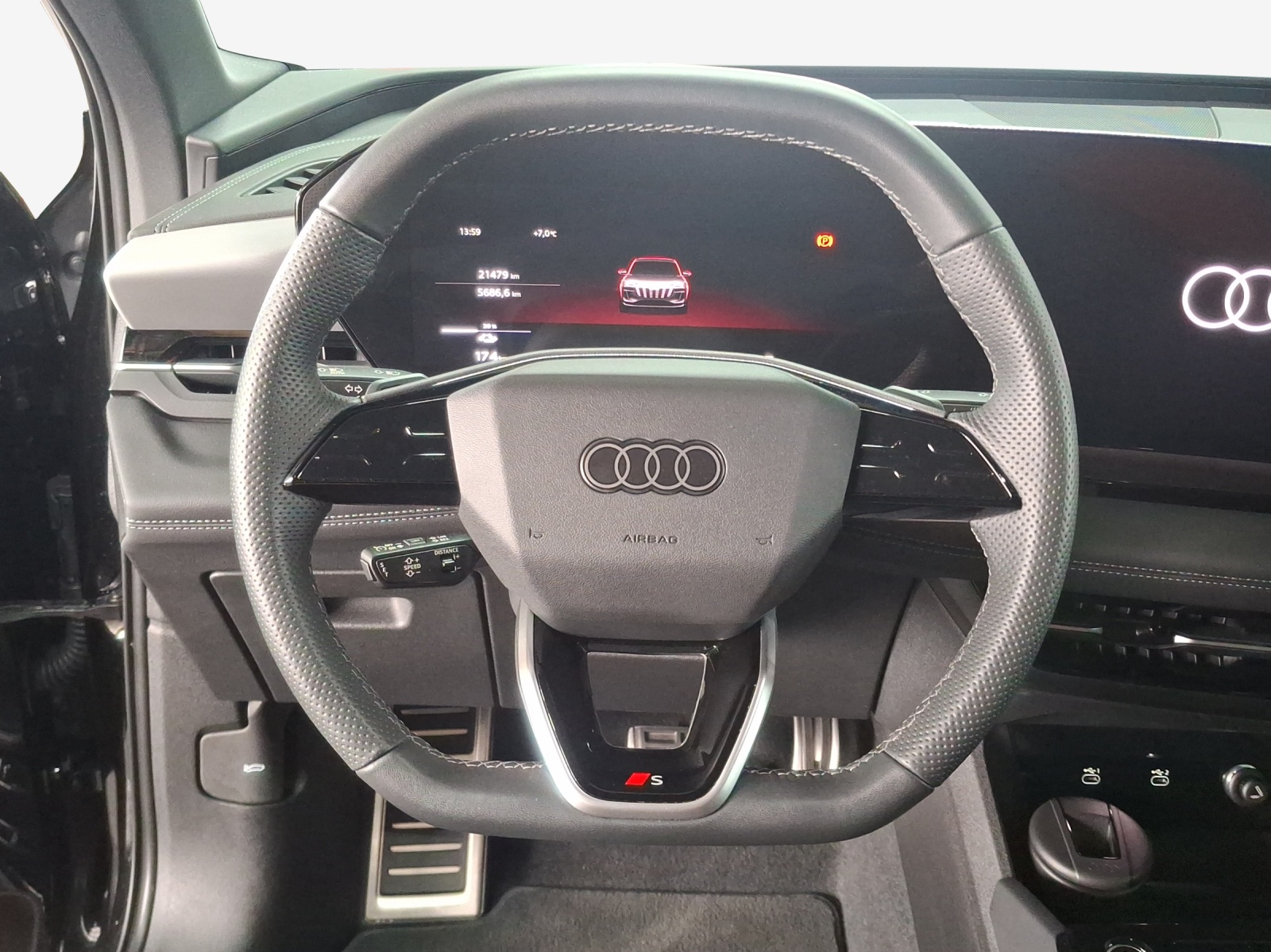 AUDI Q6 e-tron quattro-image-10