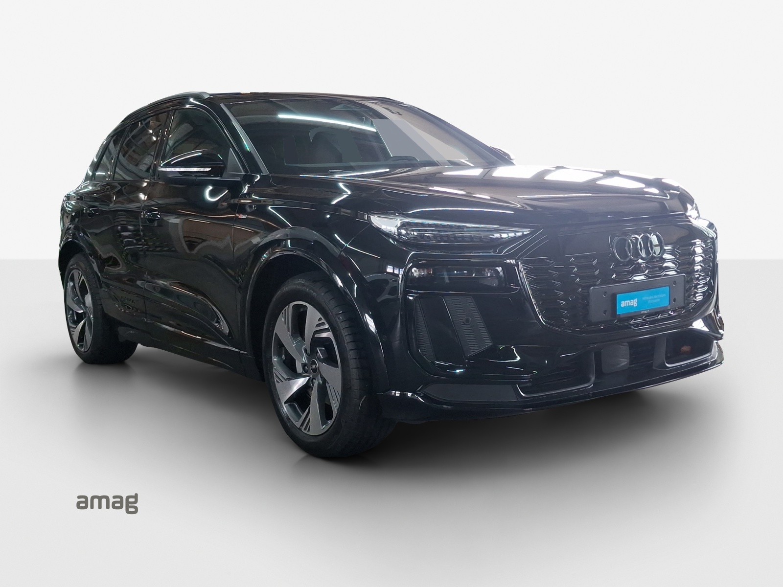 AUDI Q6 e-tron quattro-image-6
