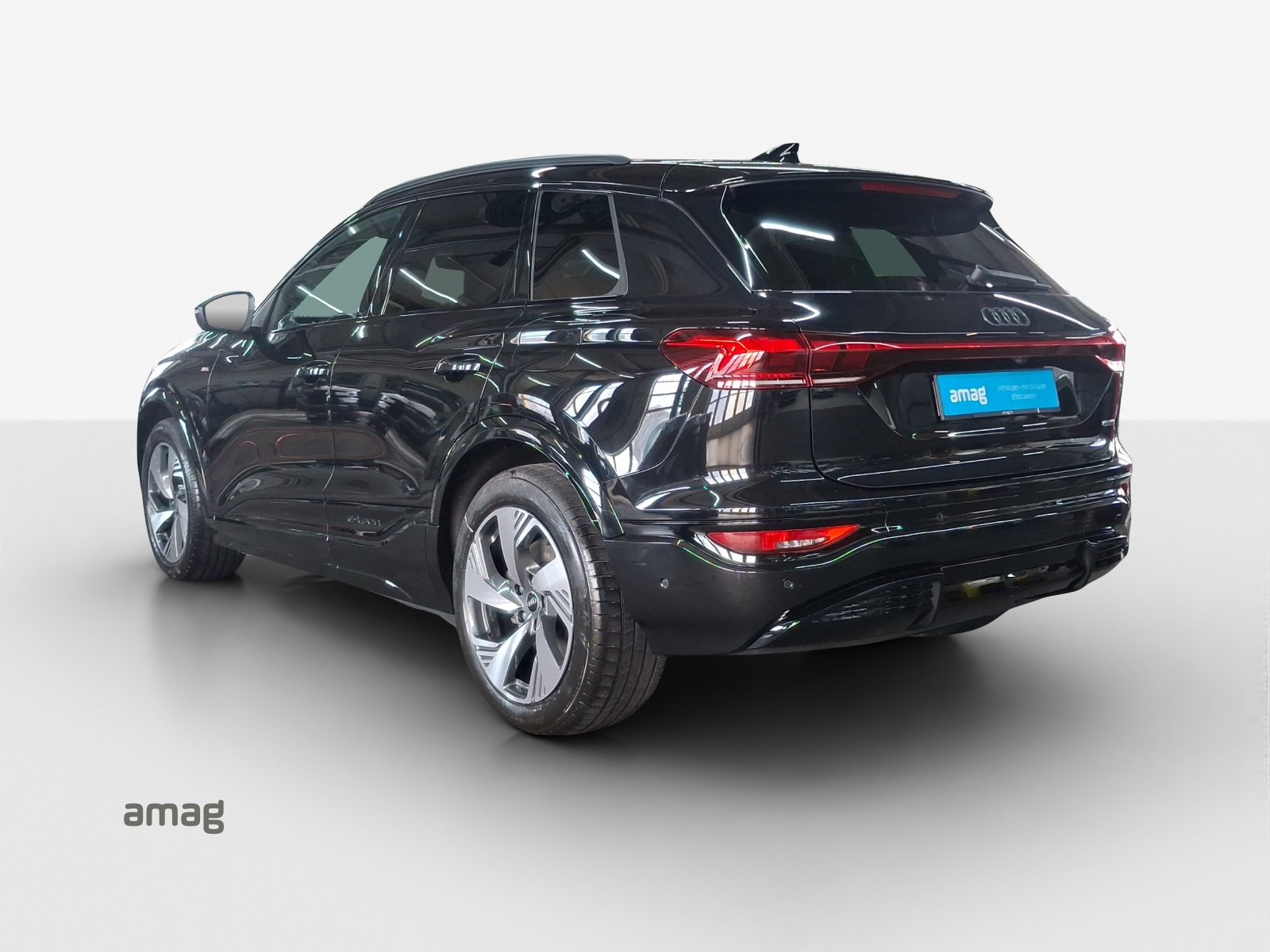 AUDI Q6 e-tron quattro-image-3