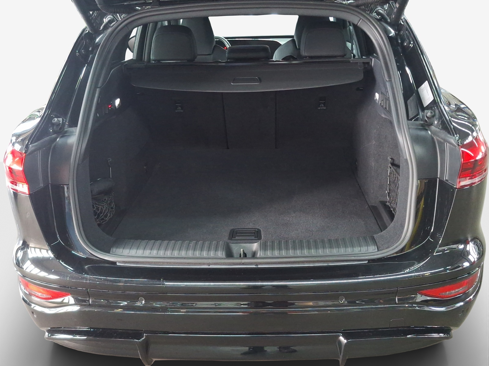 AUDI Q6 e-tron quattro-image-13