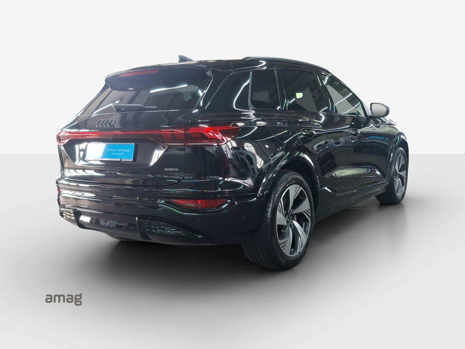 AUDI Q6 e-tron quattro-image-5