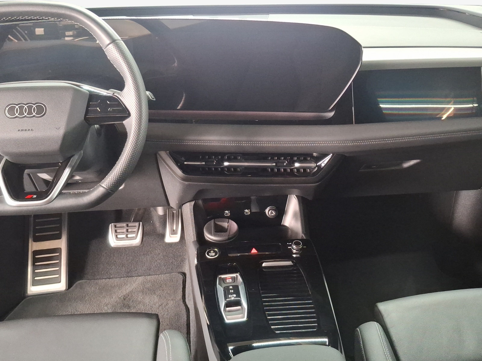 AUDI Q6 e-tron quattro-image-11