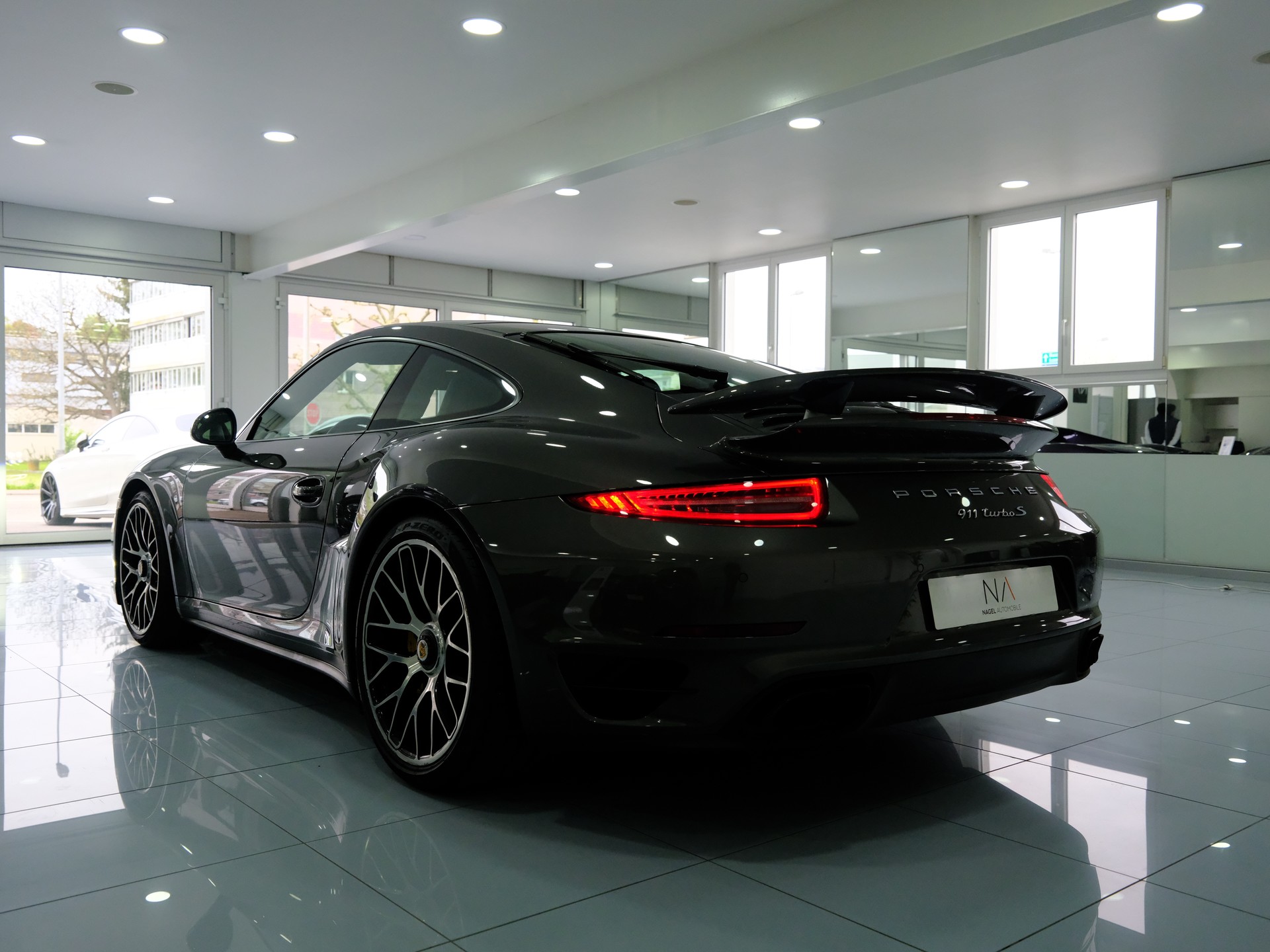 PORSCHE 911 Turbo S PDK-image-4