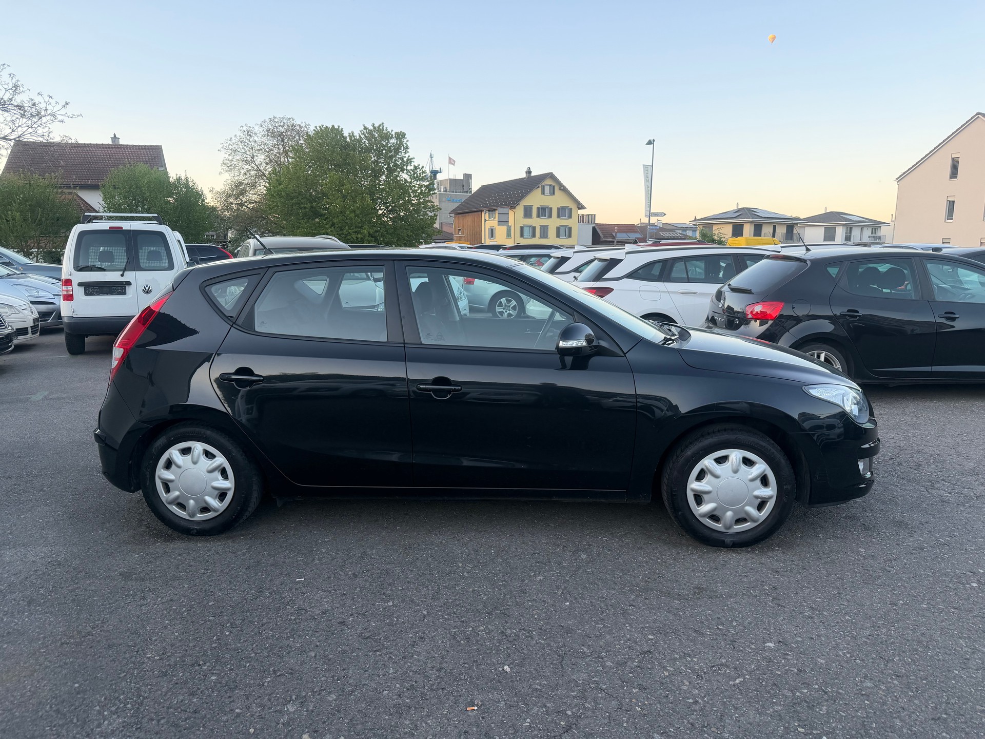HYUNDAI i30 1.6 Swiss Plus Edition-image-2