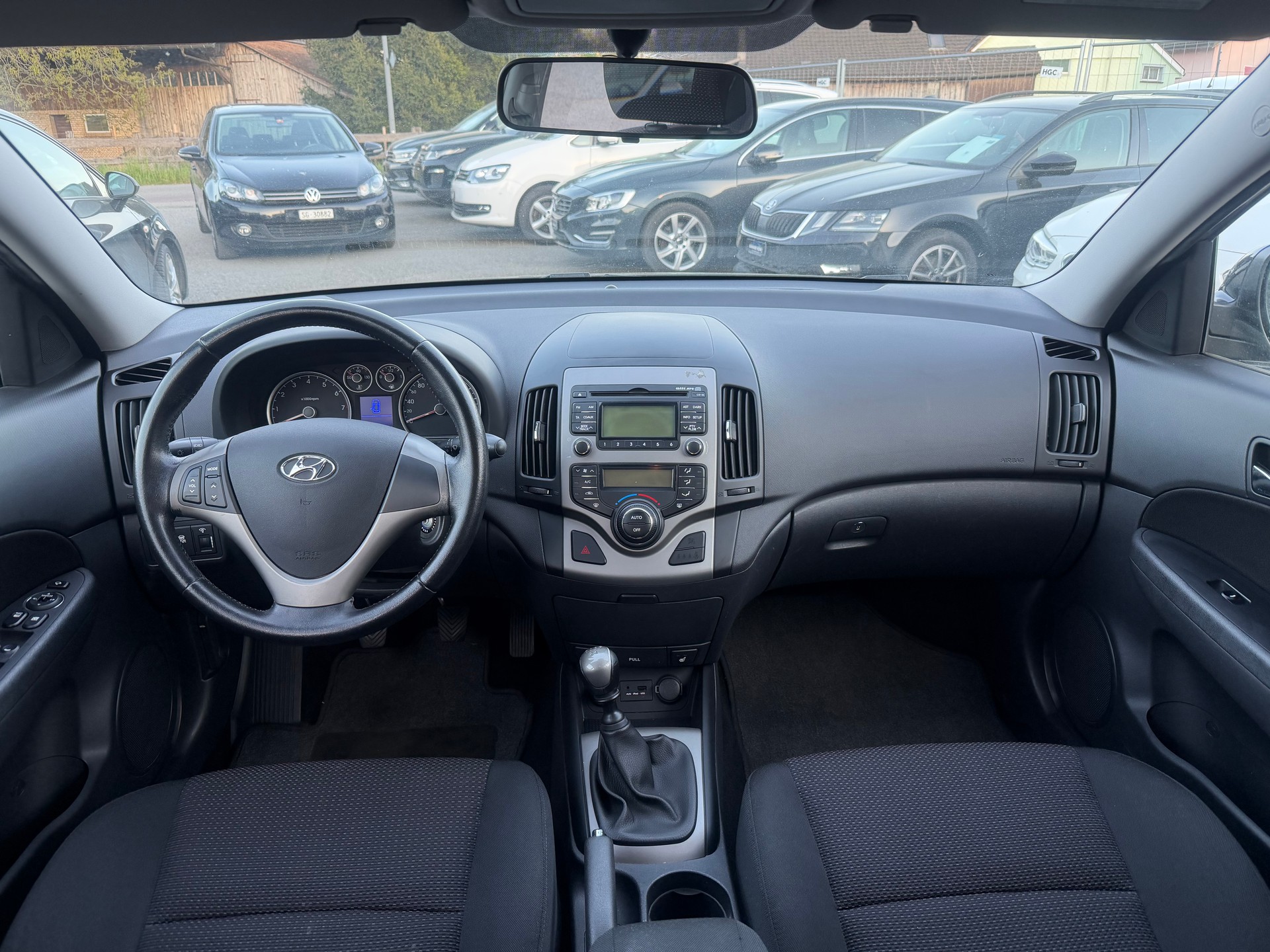 HYUNDAI i30 1.6 Swiss Plus Edition-image-8