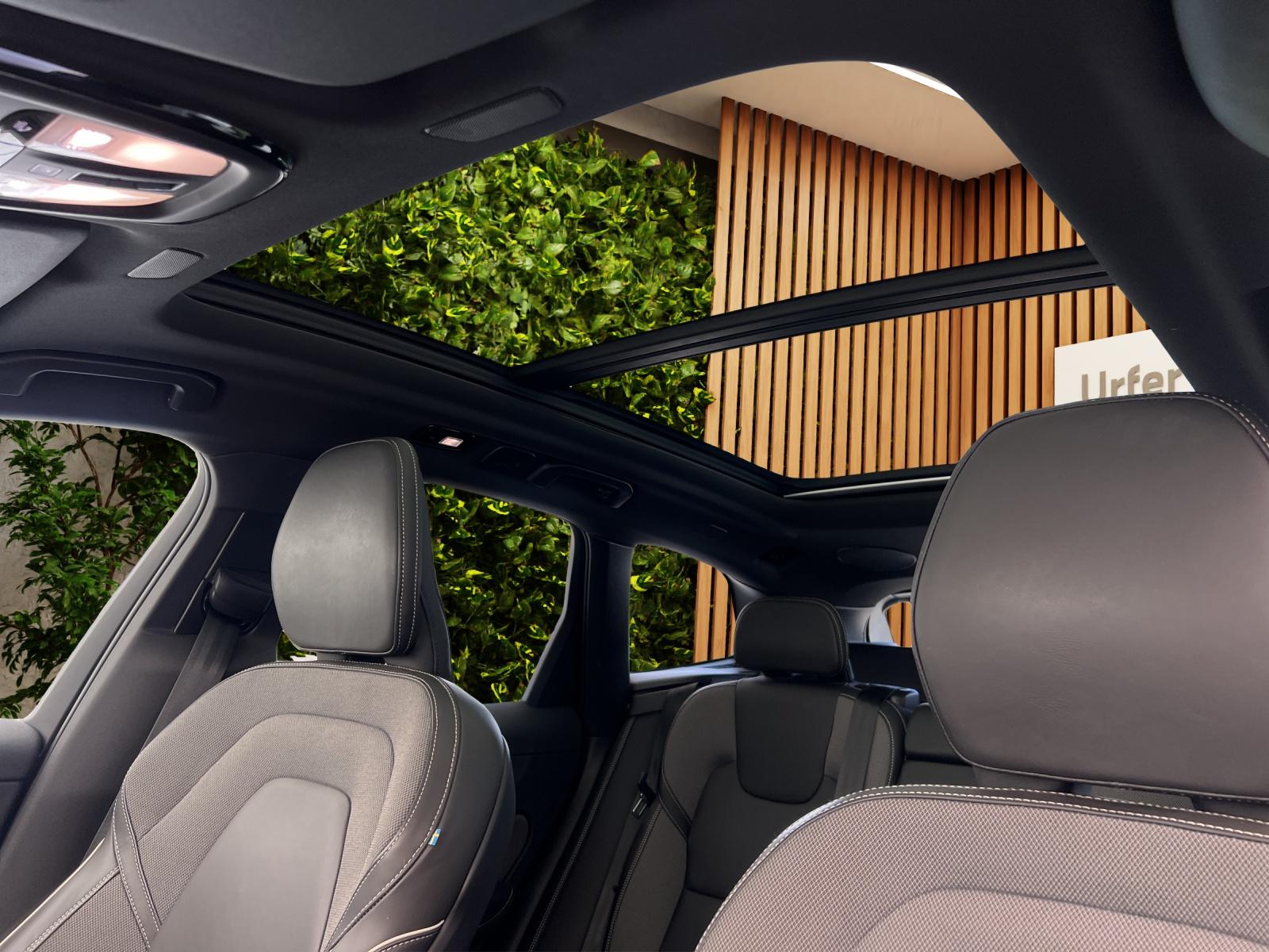 VOLVO XC60 T6 eAWD R-Design Geartronic (CH)-image-17