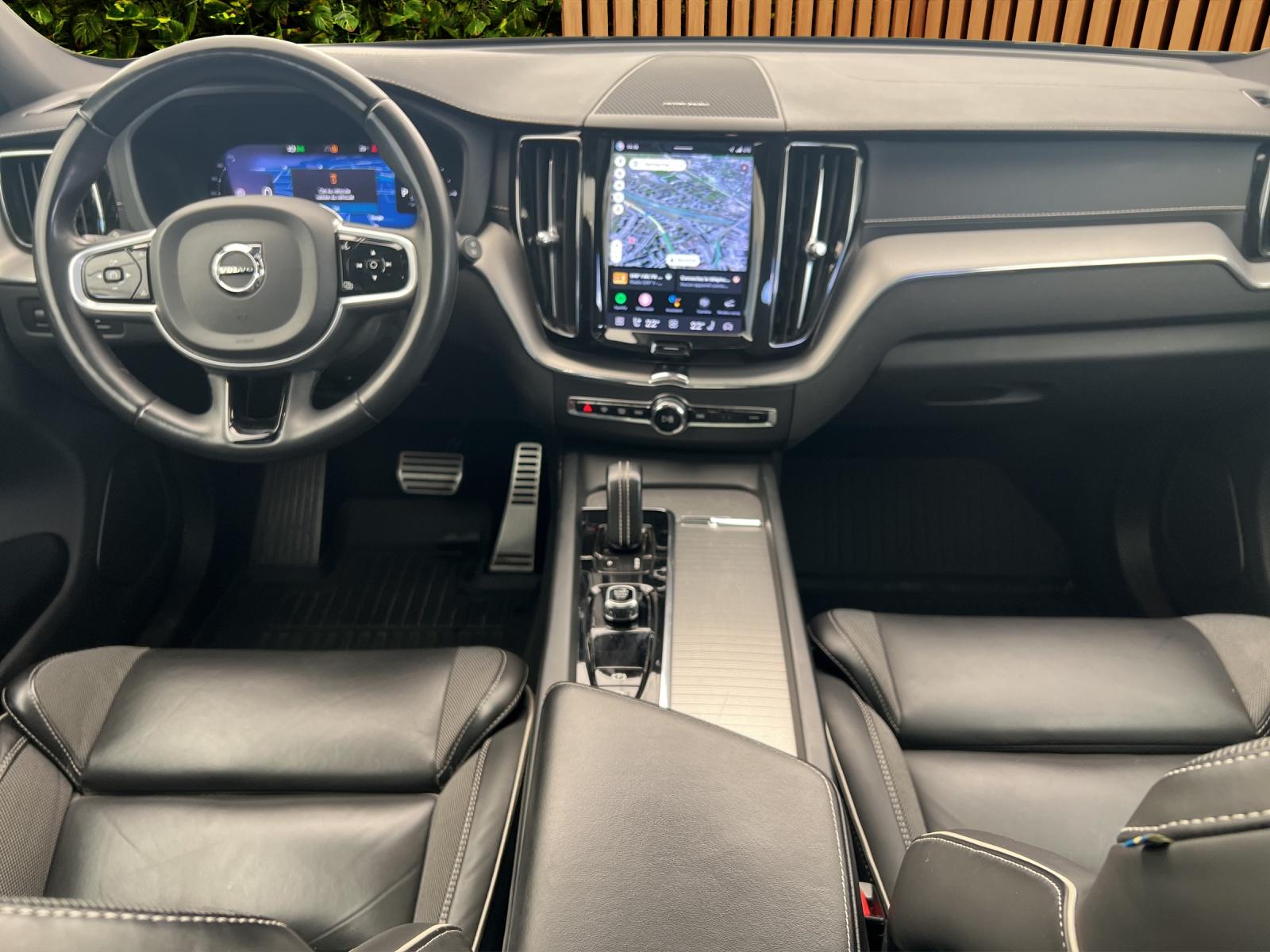 VOLVO XC60 T6 eAWD R-Design Geartronic (CH)-image-11