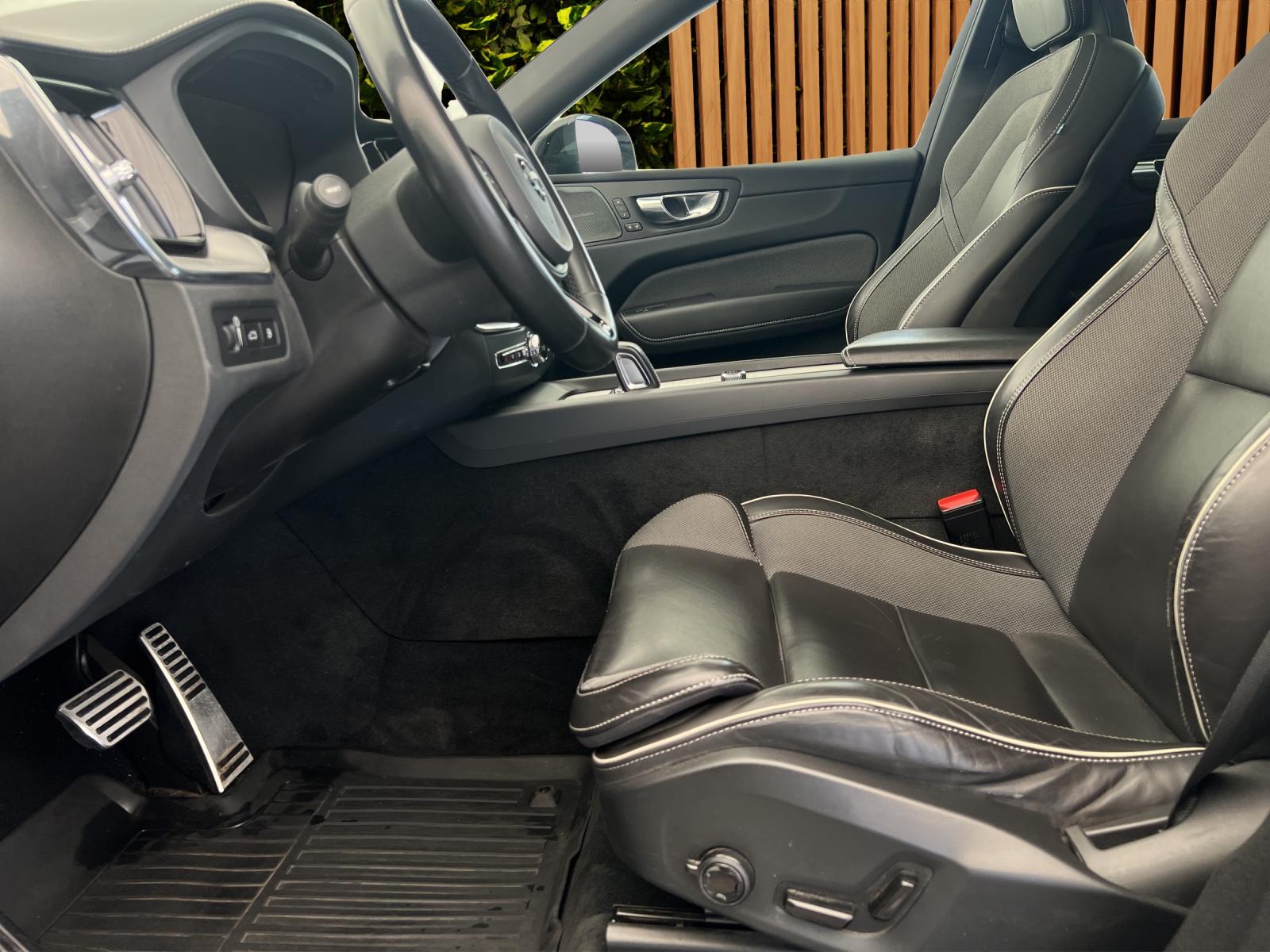 VOLVO XC60 T6 eAWD R-Design Geartronic (CH)-image-9