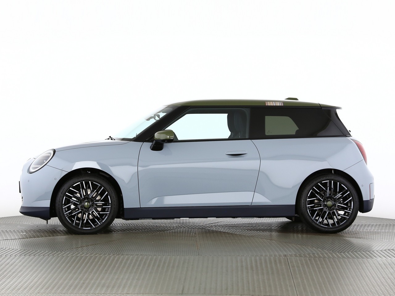 MINI Cooper SE-image-2