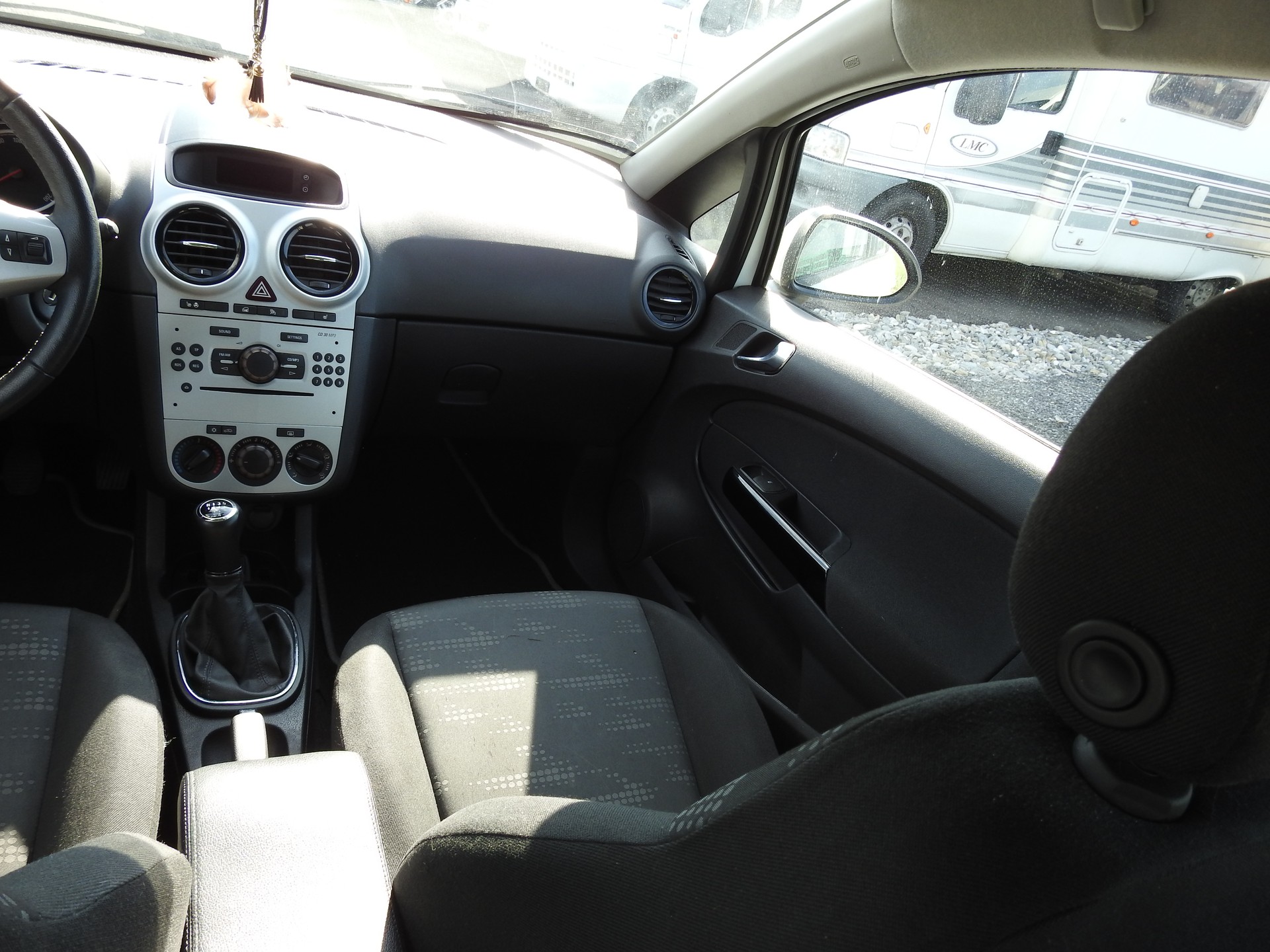 OPEL Corsa 1.2 TP Enjoy-image-17