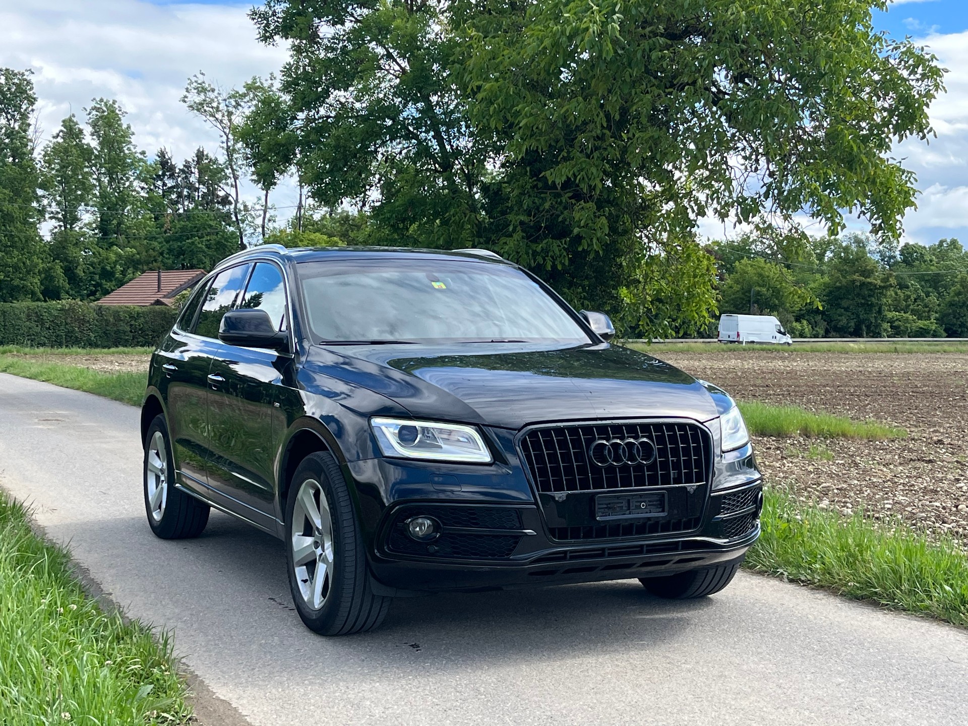 AUDI Q5 2.0 TFSI quattro S-Line-showroom-element-1