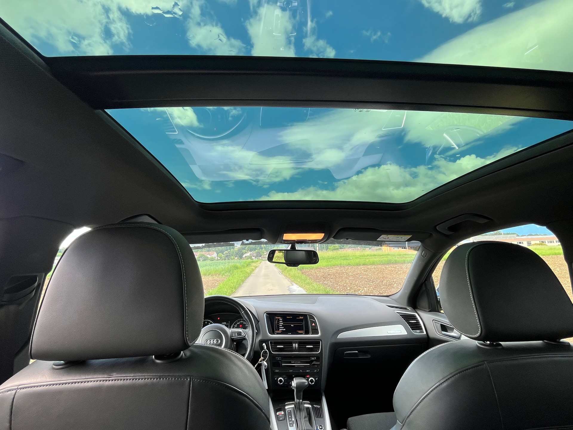 AUDI Q5 2.0 TFSI quattro S-Line-image-17