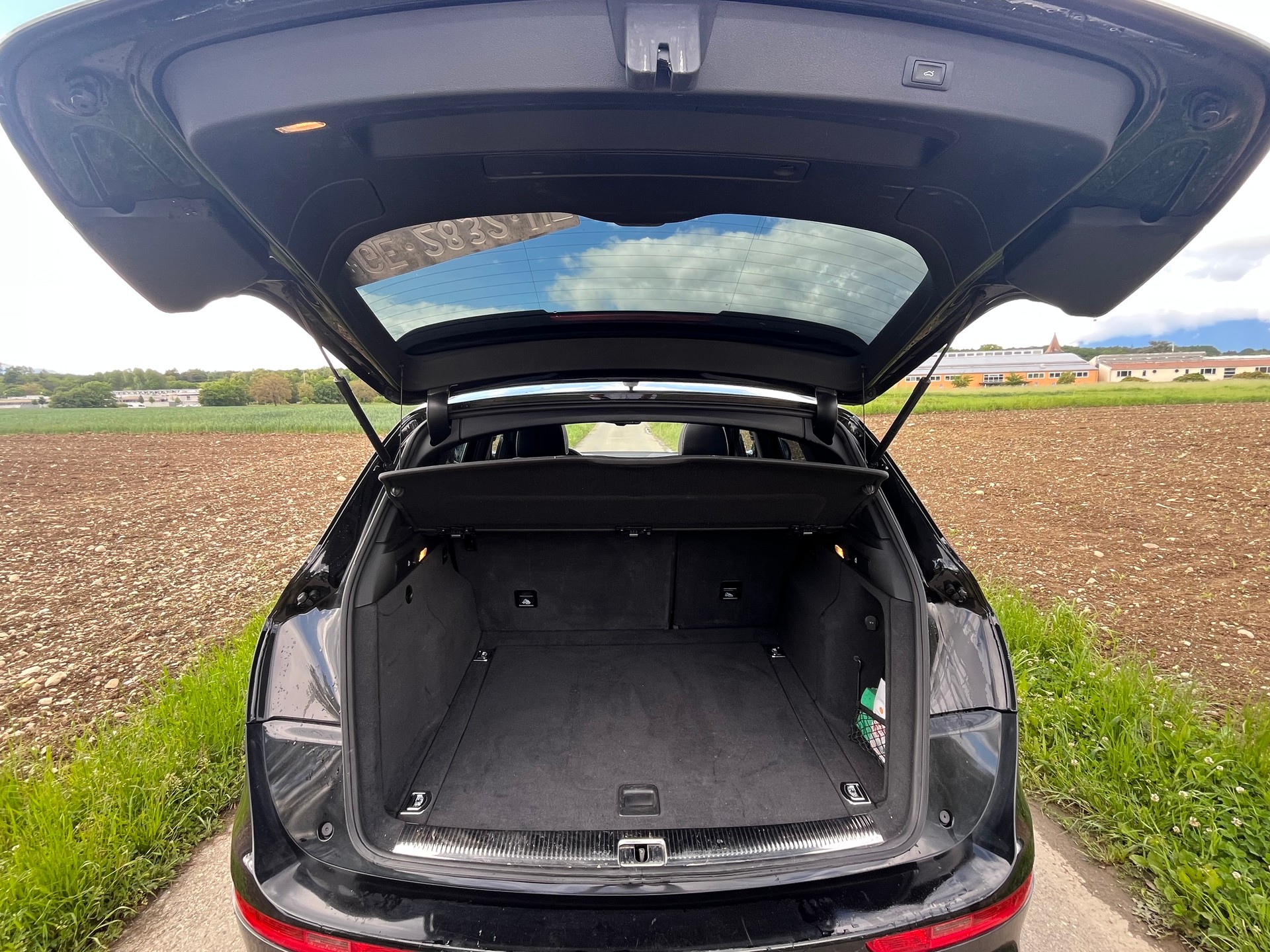 AUDI Q5 2.0 TFSI quattro S-Line-image-11