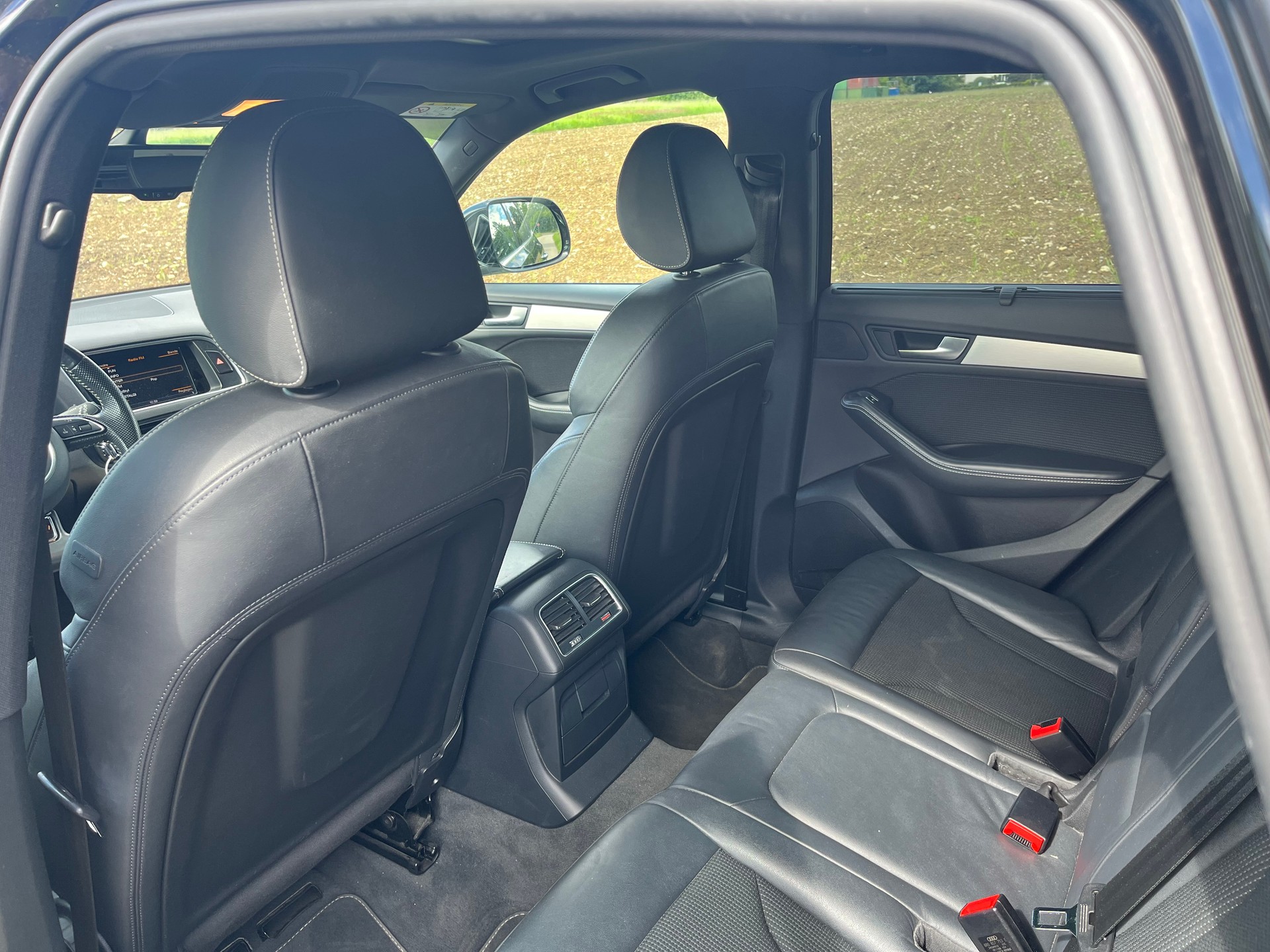 AUDI Q5 2.0 TFSI quattro S-Line-image-13
