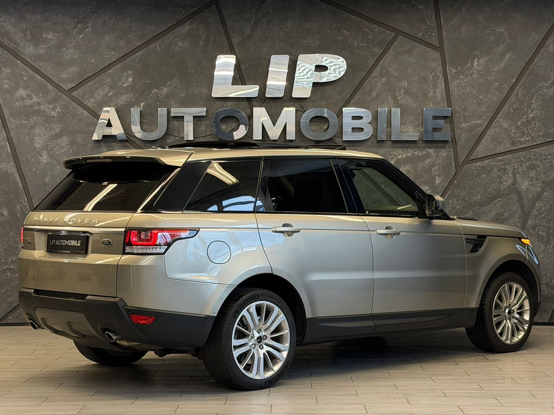 LAND ROVER Range Rover Sport 3.0 TDV6 SE Automatic-image-5