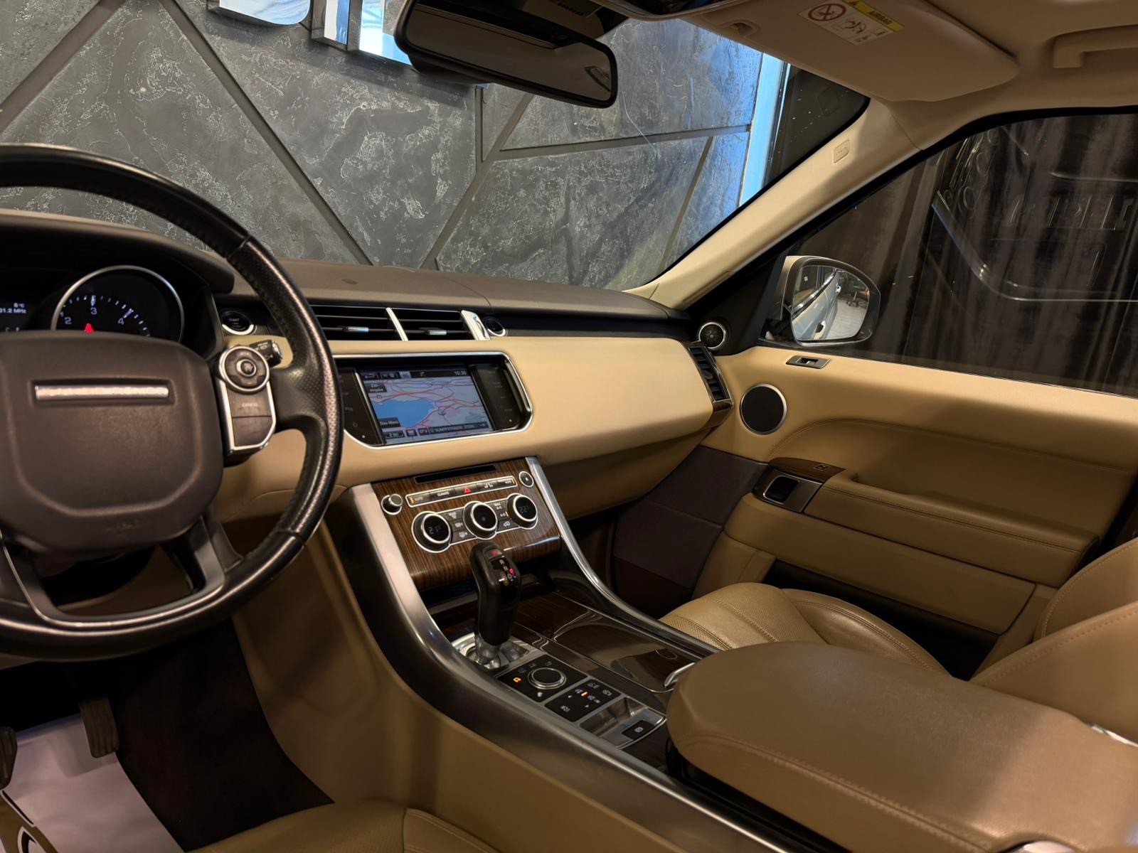 LAND ROVER Range Rover Sport 3.0 TDV6 SE Automatic-image-9