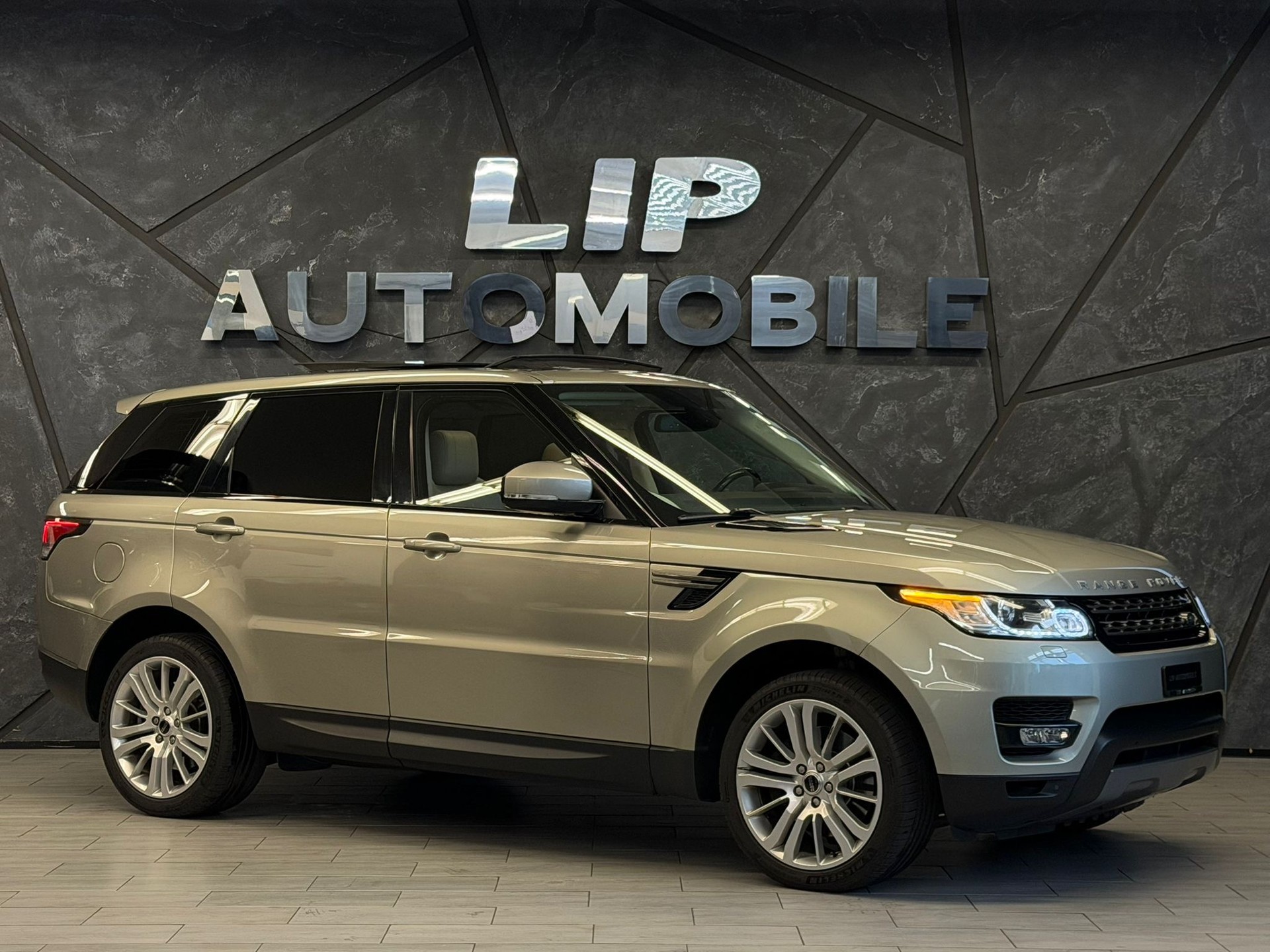 LAND ROVER Range Rover Sport 3.0 TDV6 SE Automatic-image-2