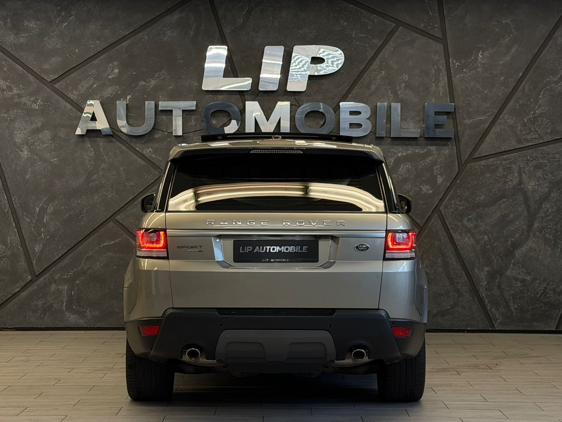 LAND ROVER Range Rover Sport 3.0 TDV6 SE Automatic-image-6