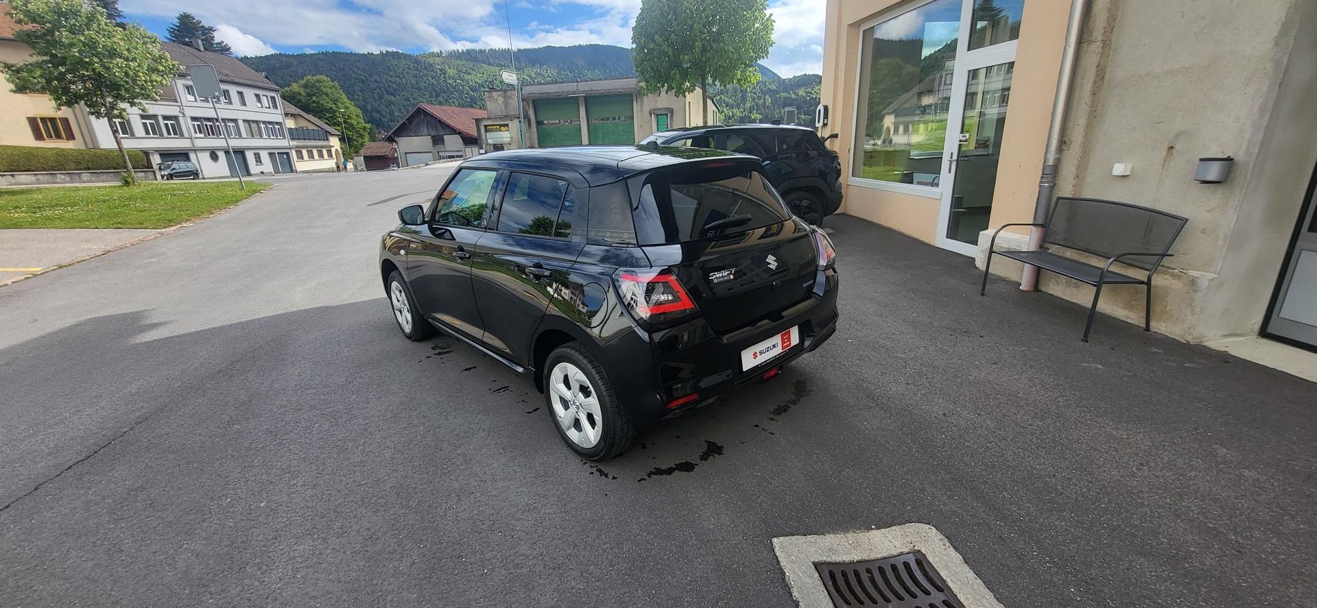 SUZUKI Swift 1.2 Tradizio Hybrid 4x4-image-2